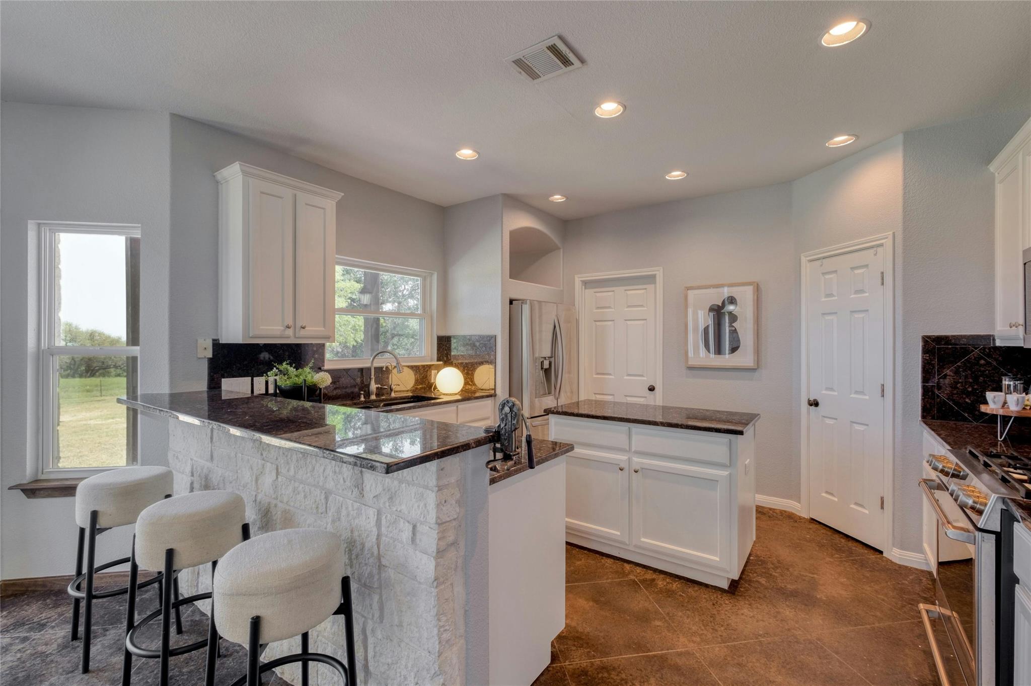 Image 14 of 32 For 285 Mcreynolds Ranch Rd