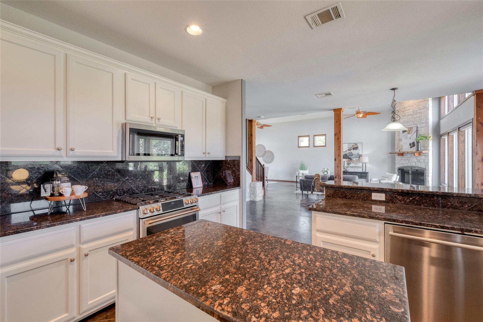 Image 15 of 32 For 285 Mcreynolds Ranch Rd