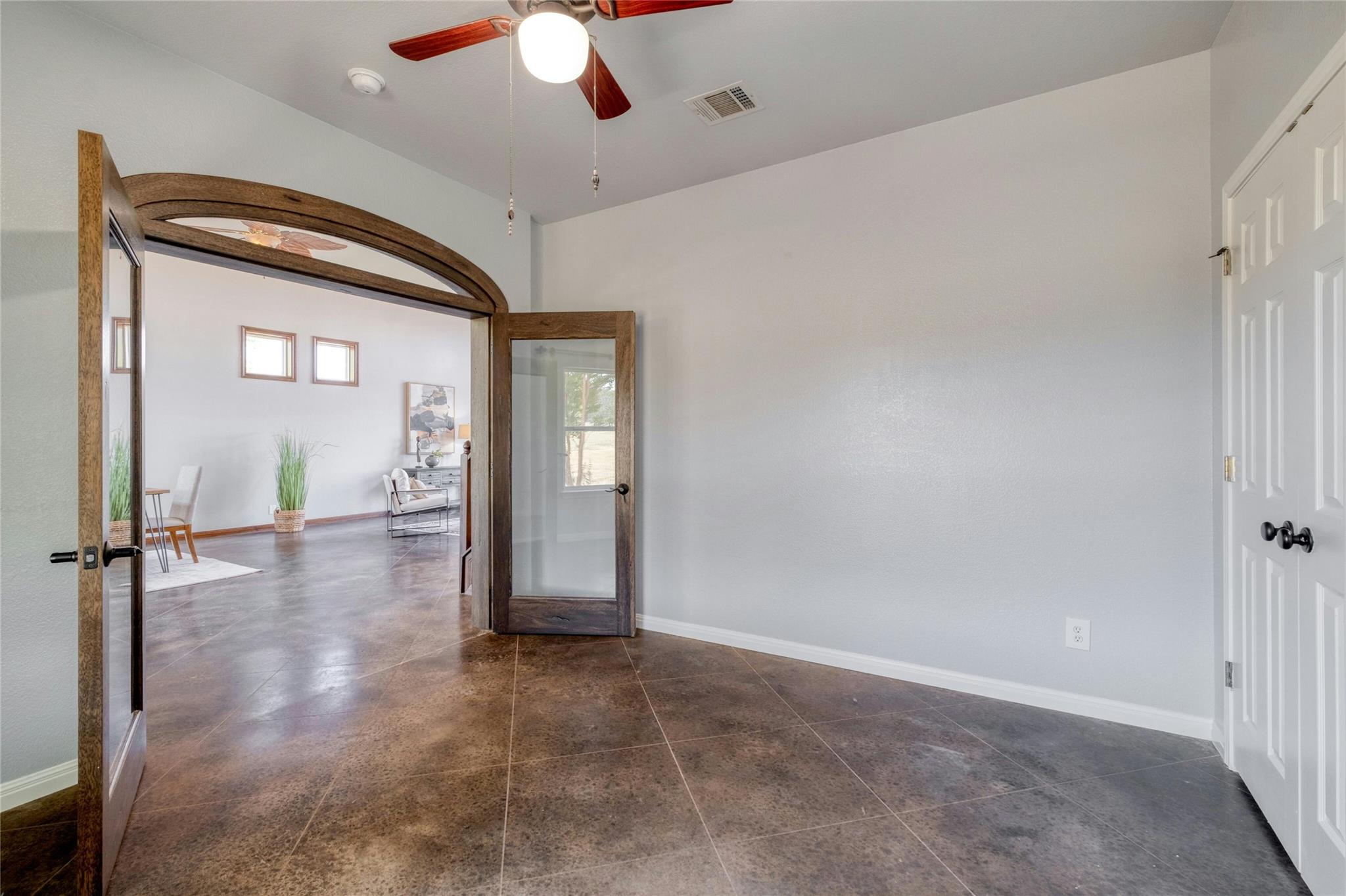 Image 16 of 32 For 285 Mcreynolds Ranch Rd