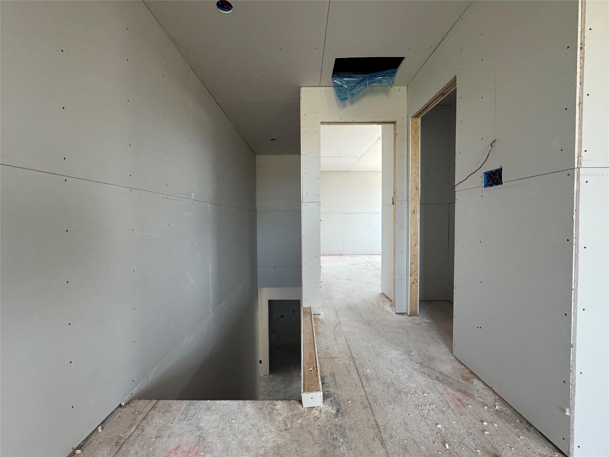 Image 15 of 21 For 3717 Pin Oak Hills