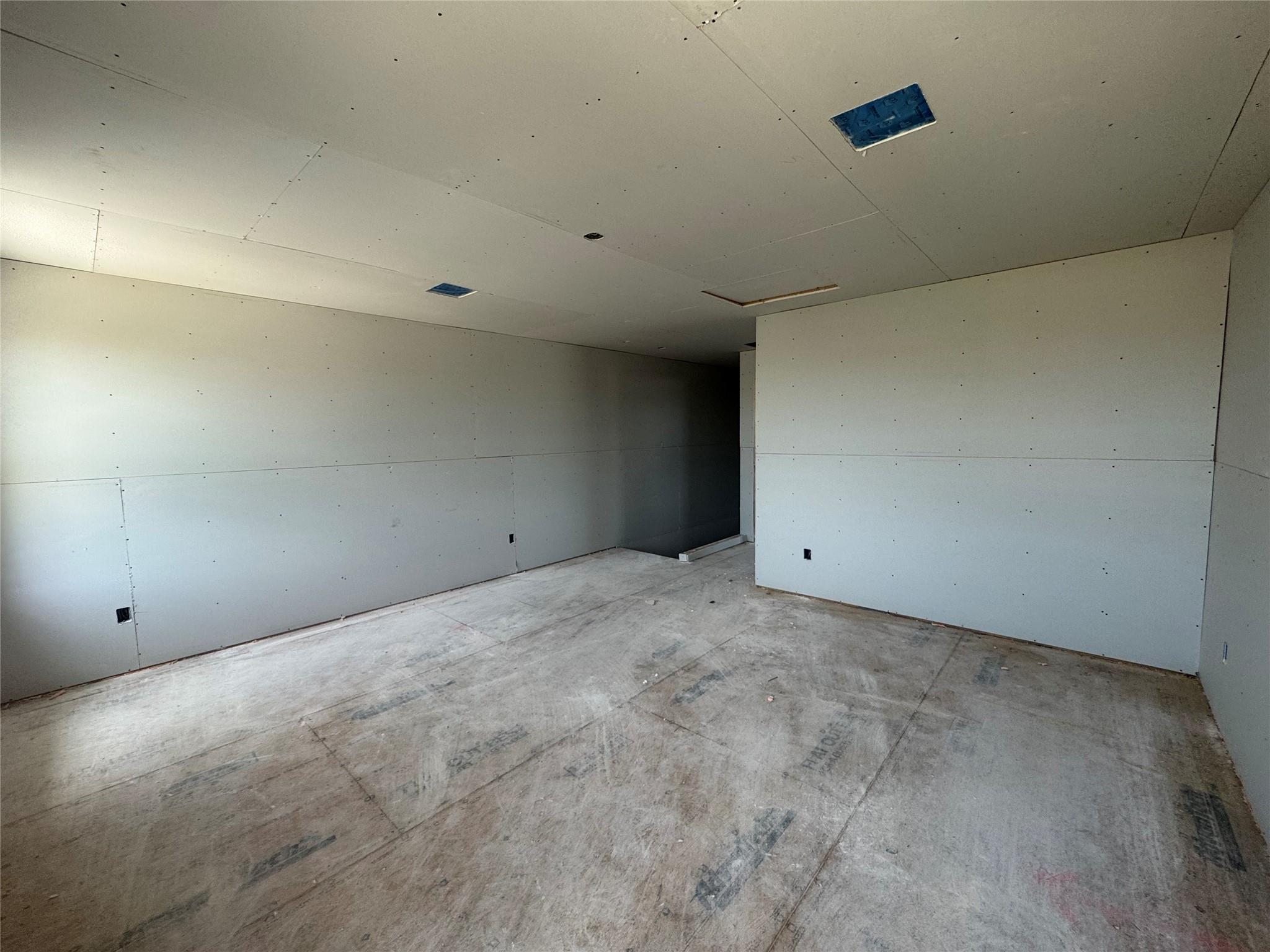 Image 17 of 21 For 3717 Pin Oak Hills