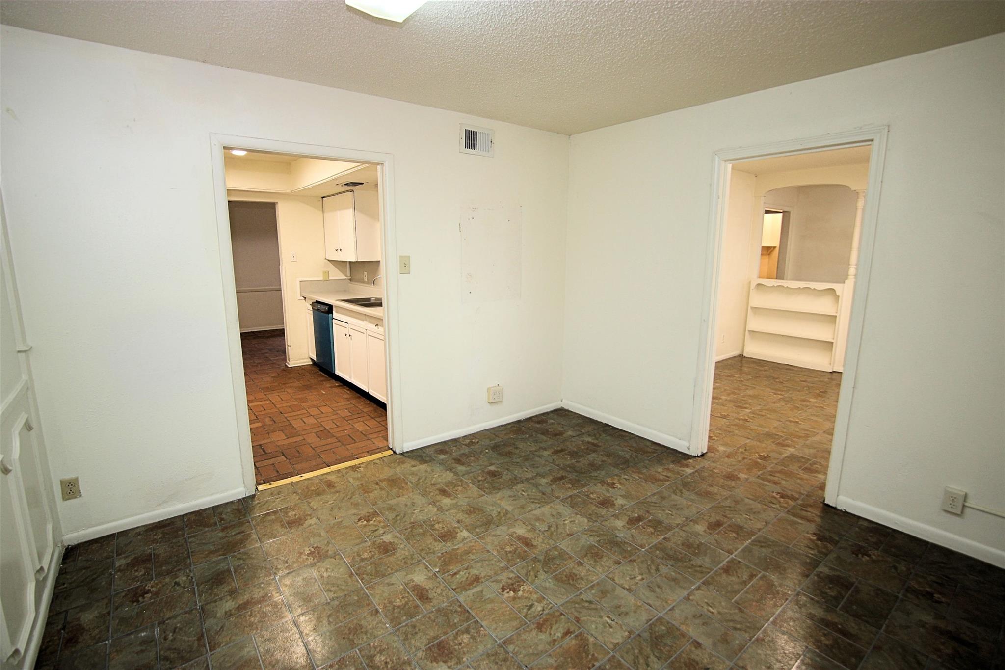 Image 10 of 40 For 11619 Intrigue Dr