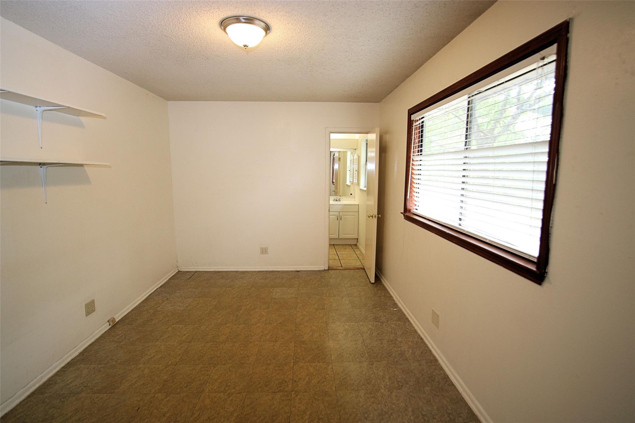 Image 24 of 40 For 11619 Intrigue Dr