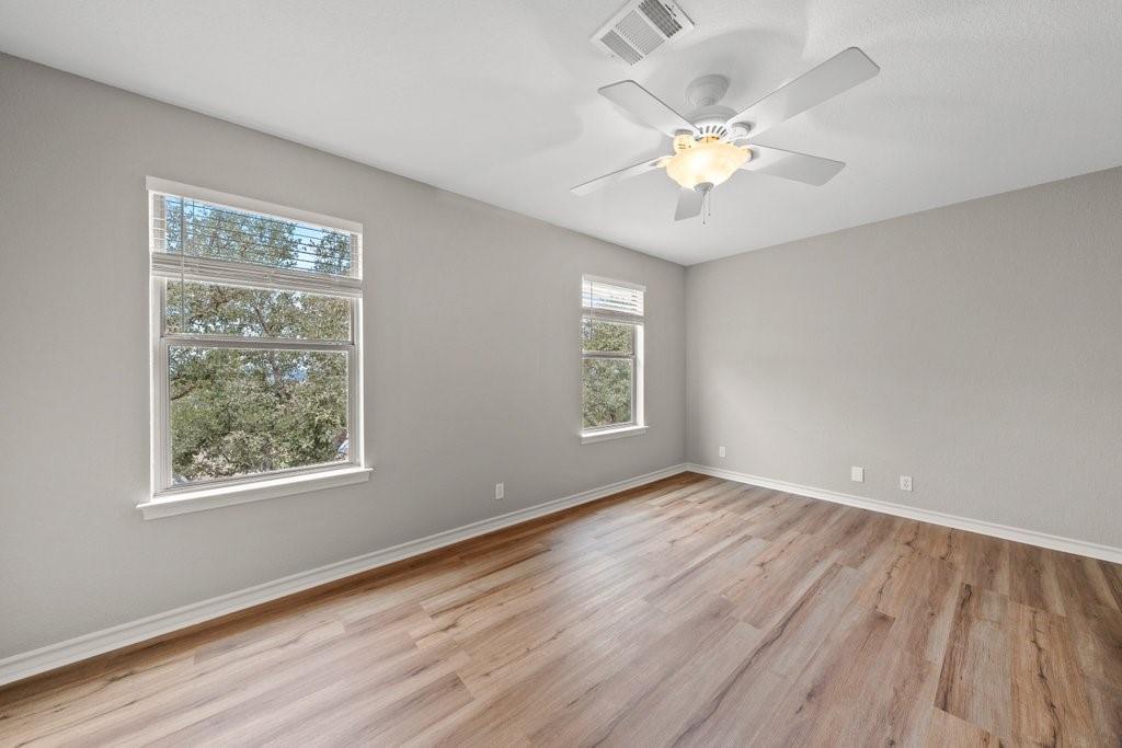 Image 18 of 26 For 1735 Lake Bluff