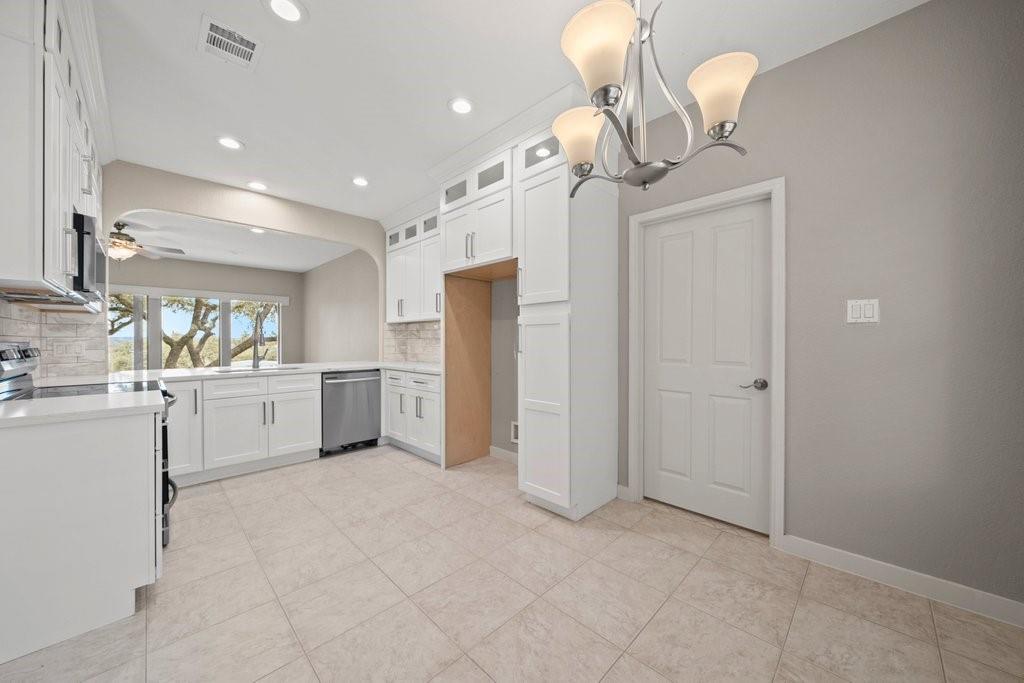 Image 6 of 26 For 1735 Lake Bluff