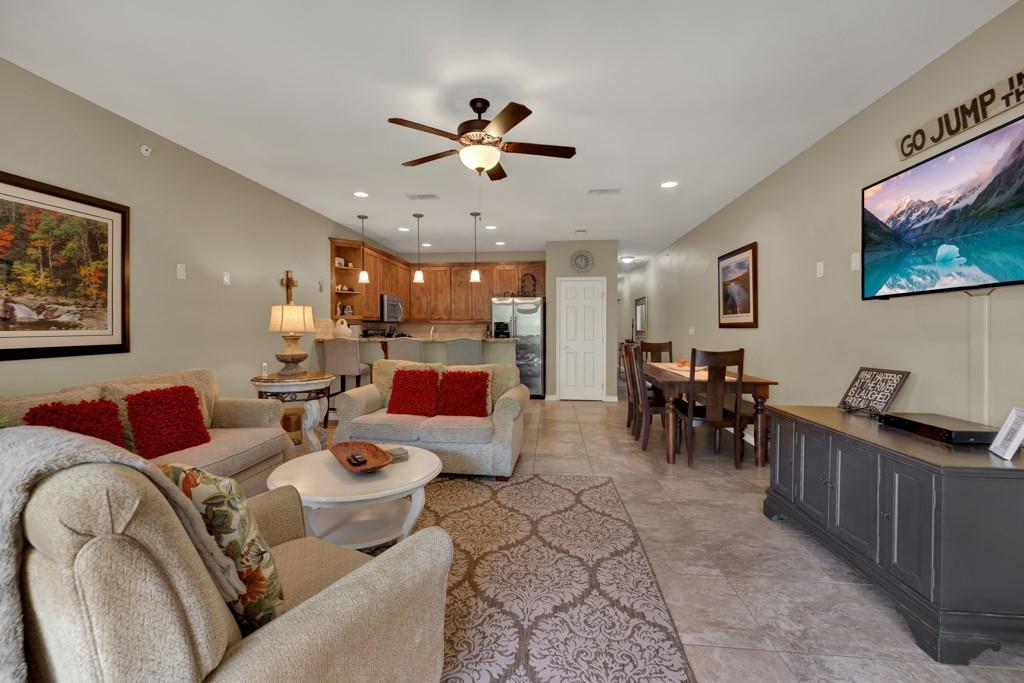 Image 10 of 39 For 540 River Run 305