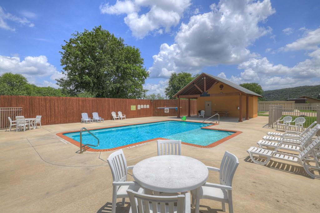 Image 31 of 39 For 540 River Run 305