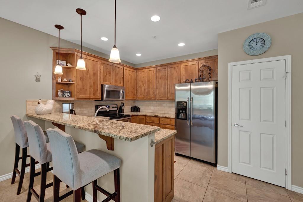 Image 4 of 39 For 540 River Run 305