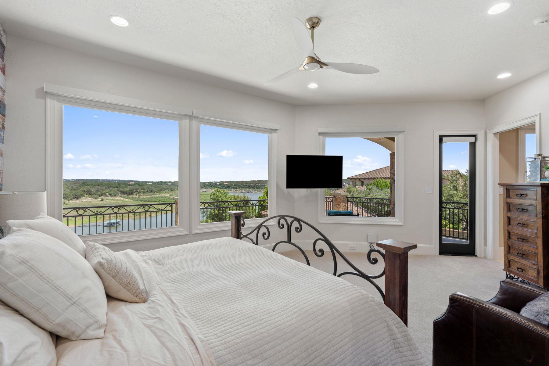 Image 32 of 39 For 1216 Travis Bluff Way