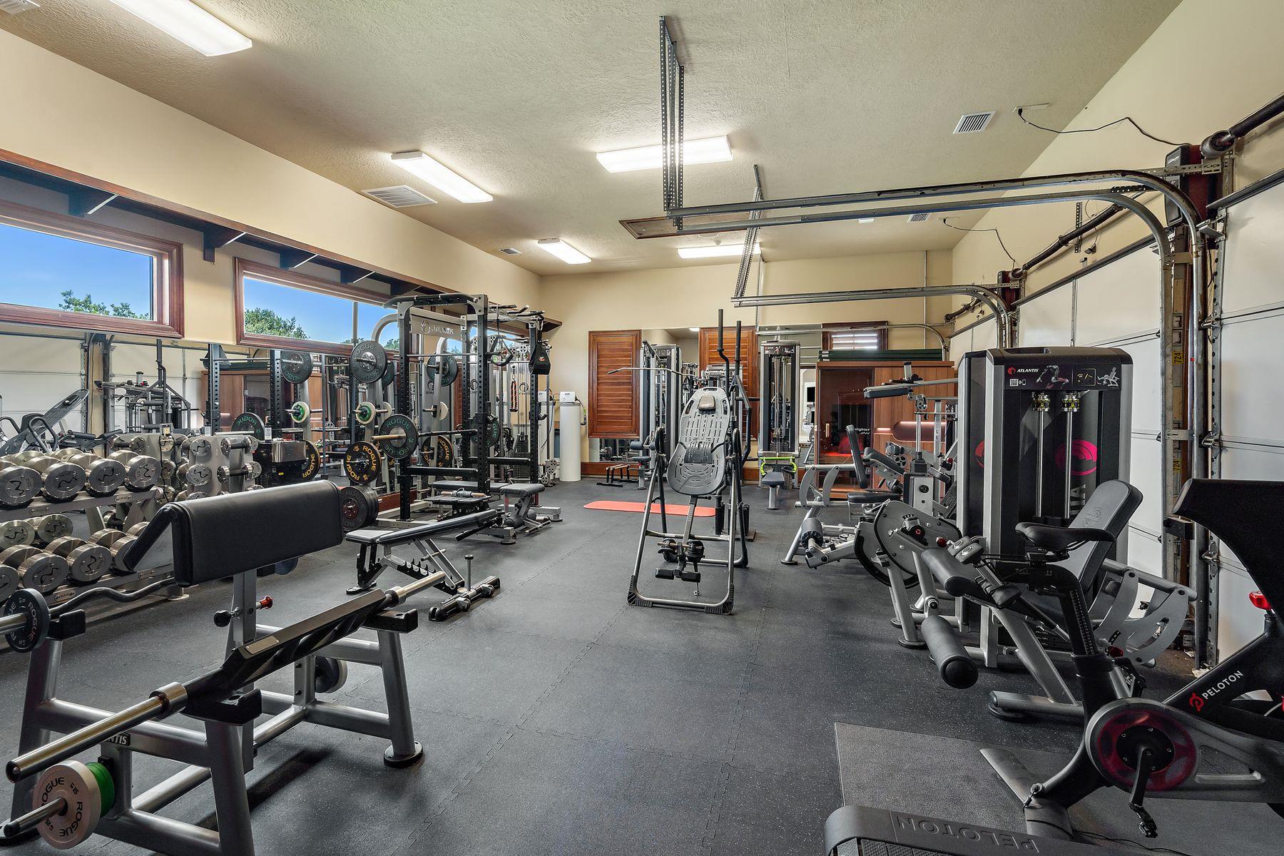 Image 35 of 39 For 1216 Travis Bluff Way