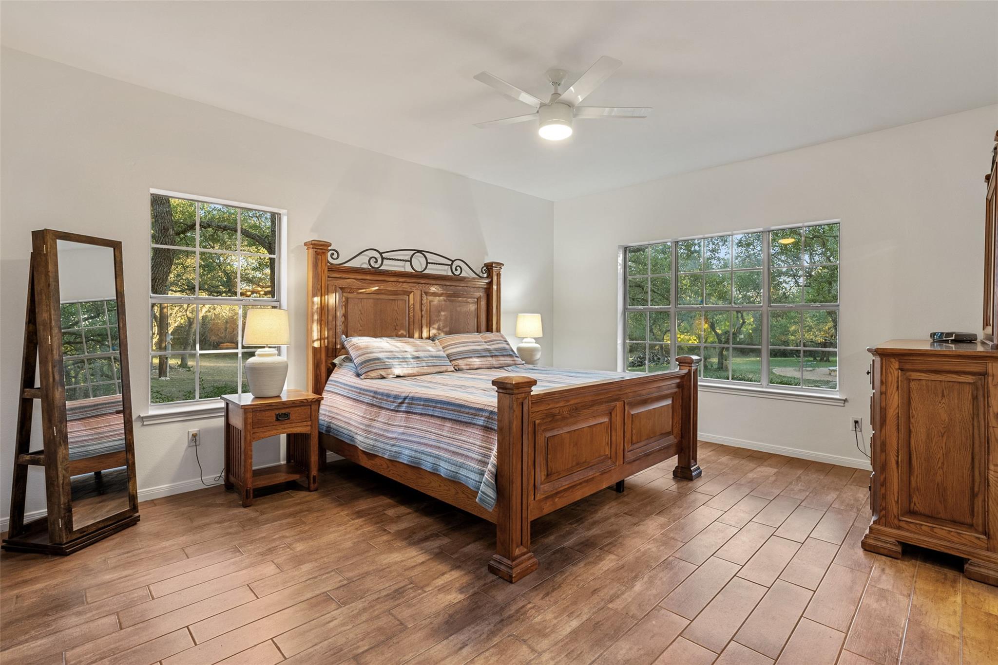 Image 15 of 38 For 301 Crystal Meadows Dr