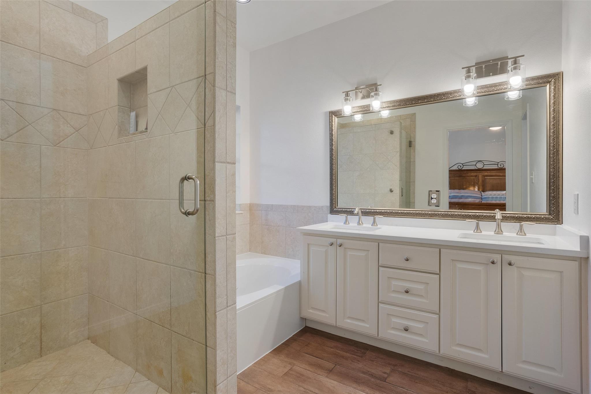 Image 16 of 38 For 301 Crystal Meadows Dr