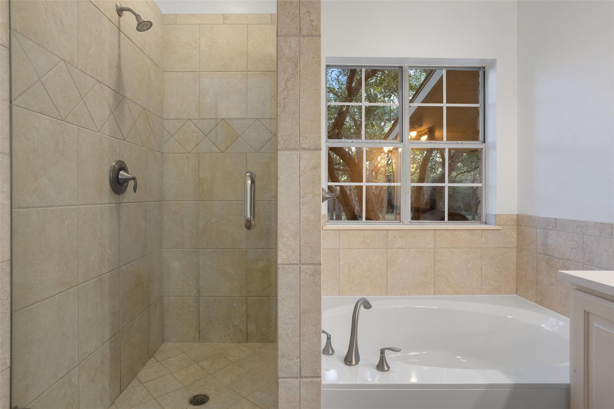 Image 17 of 38 For 301 Crystal Meadows Dr