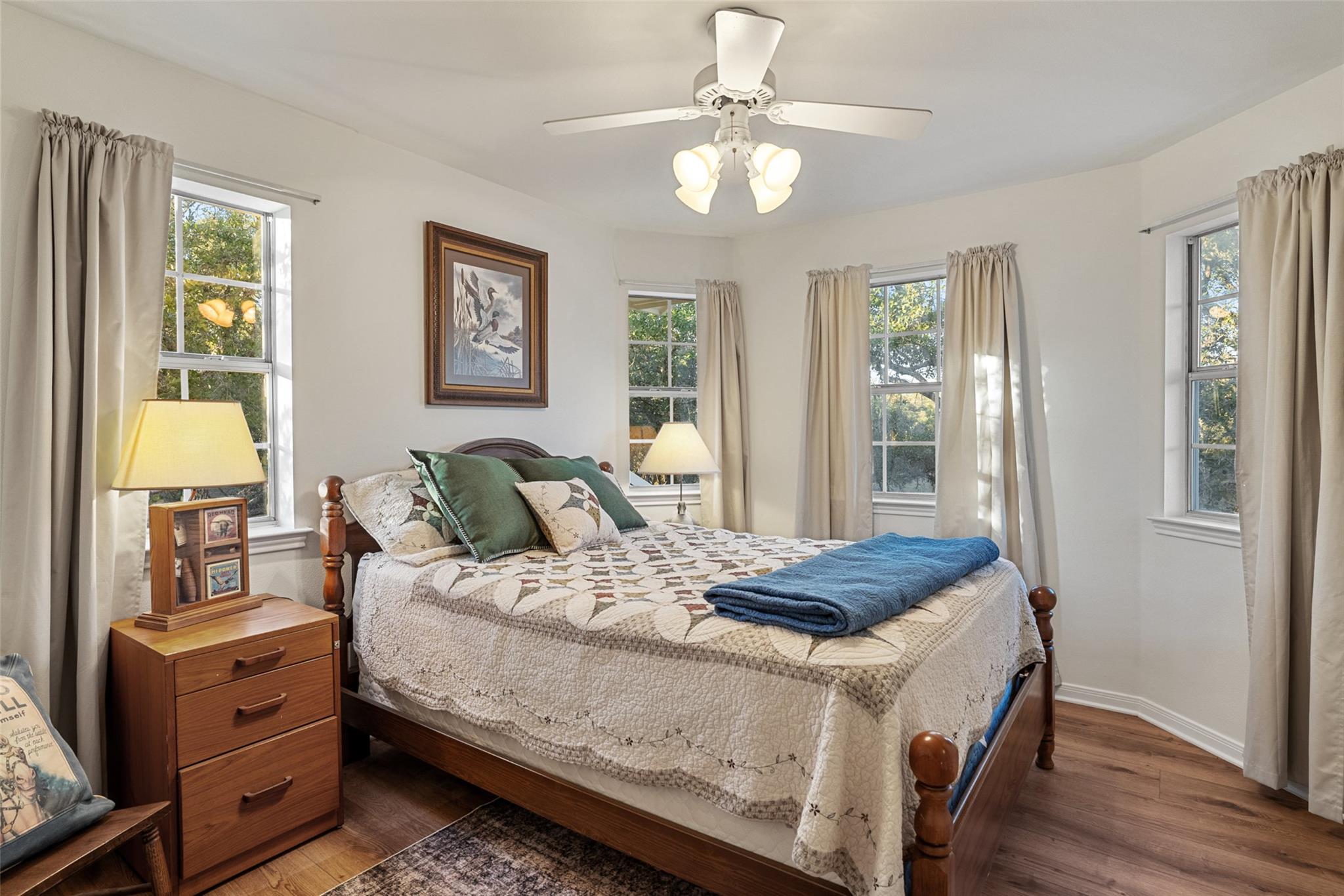 Image 19 of 38 For 301 Crystal Meadows Dr