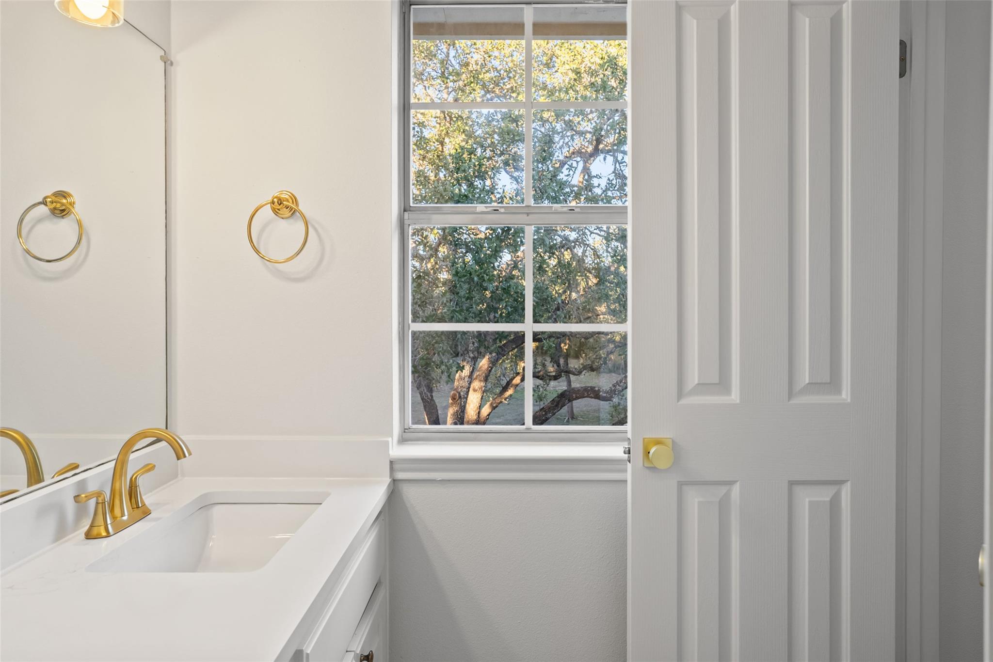 Image 20 of 38 For 301 Crystal Meadows Dr