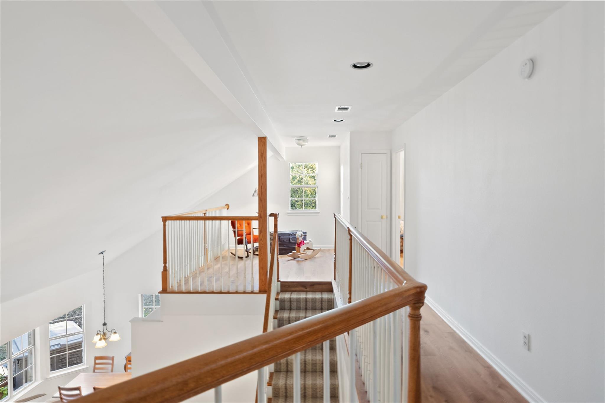 Image 23 of 38 For 301 Crystal Meadows Dr