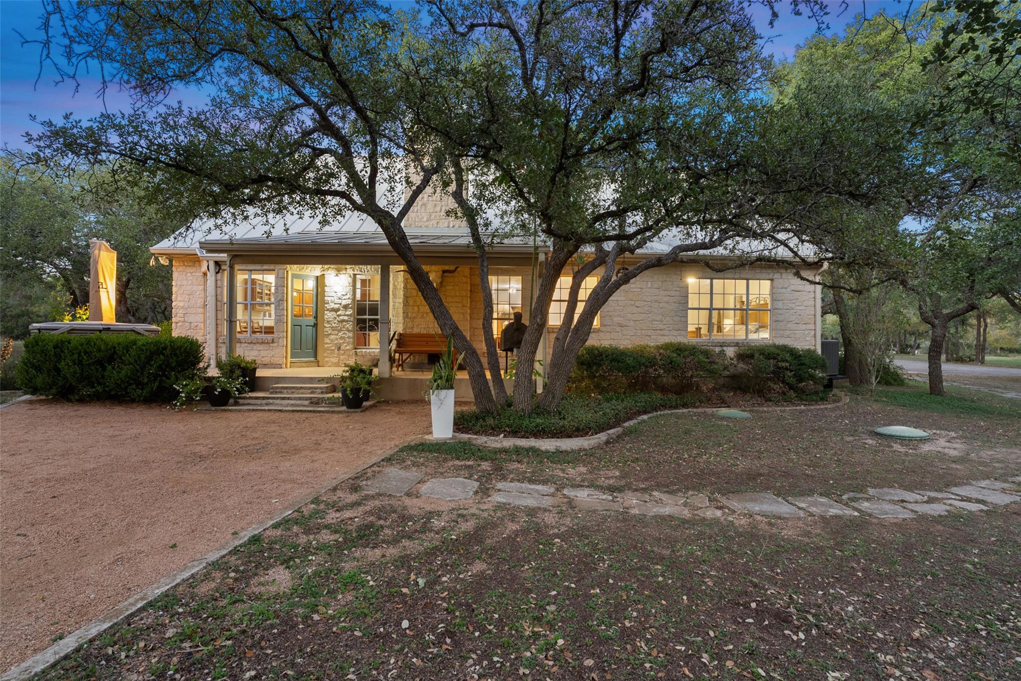 Image 27 of 38 For 301 Crystal Meadows Dr