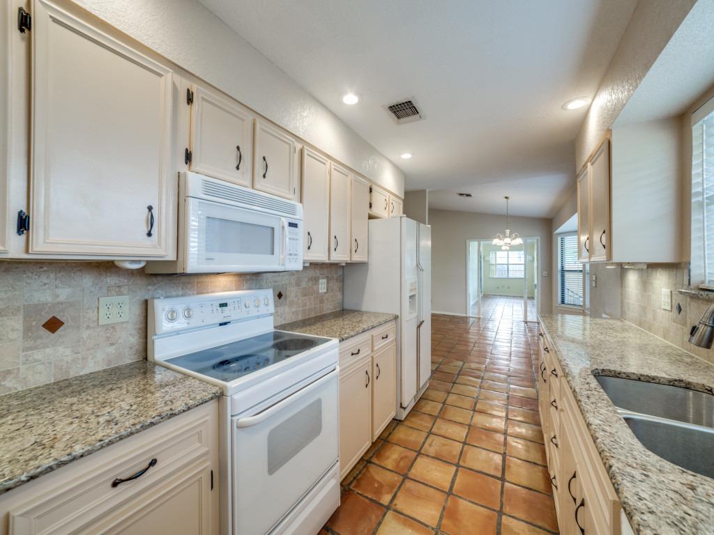Image 12 of 40 For 620 Lake Island Dr