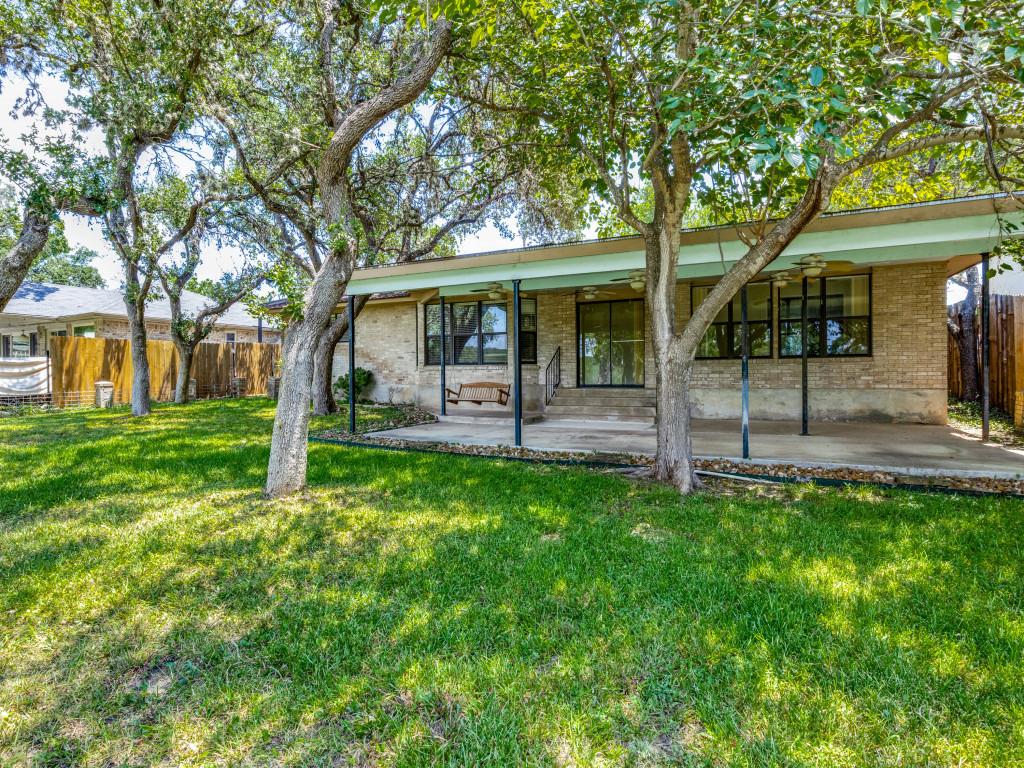 Image 31 of 40 For 620 Lake Island Dr