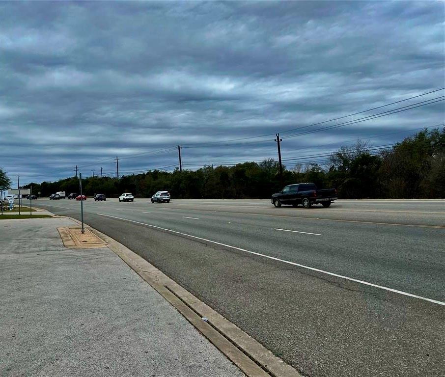 Image 3 of 9 For 3607 N Ranch Road 620