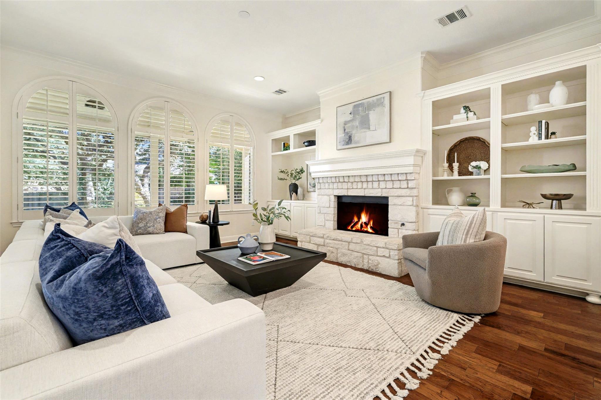 Image 9 of 40 For 10201 Loxley Ln