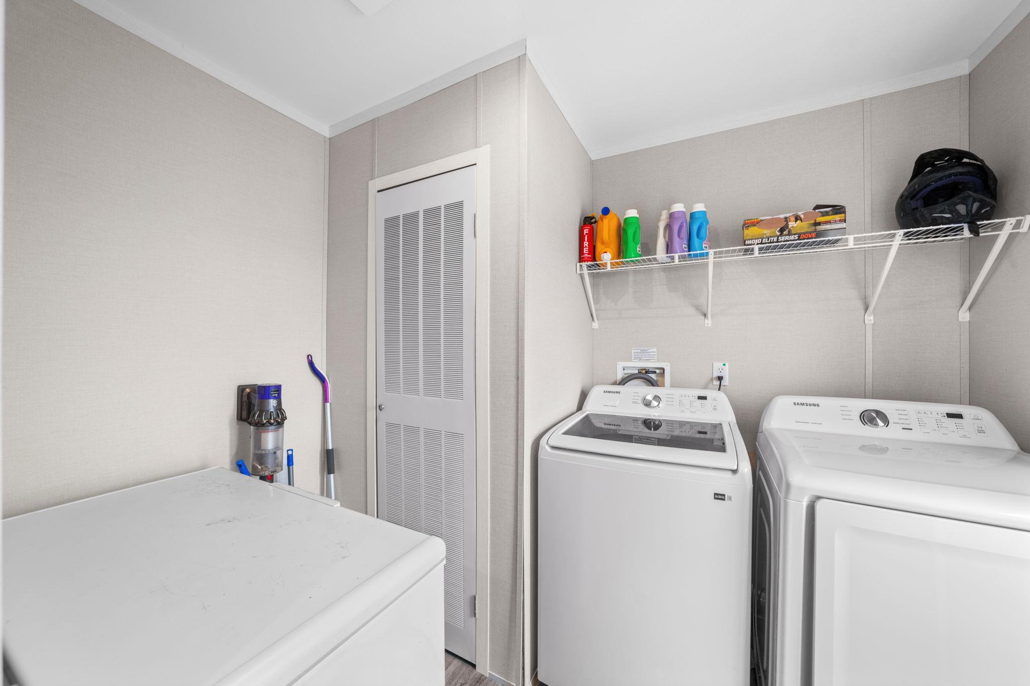 Image 29 of 37 For 13812 High Lonesome Rd