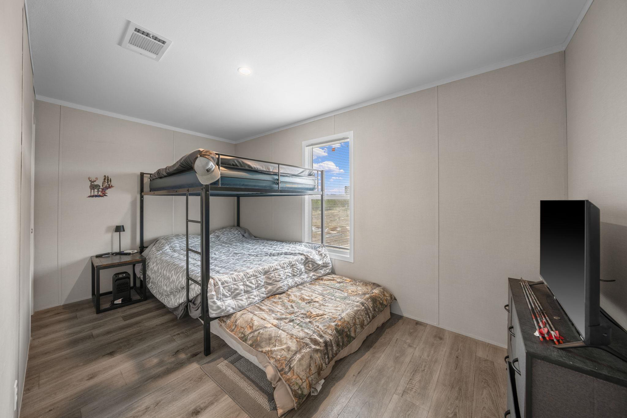 Image 32 of 37 For 13812 High Lonesome Rd