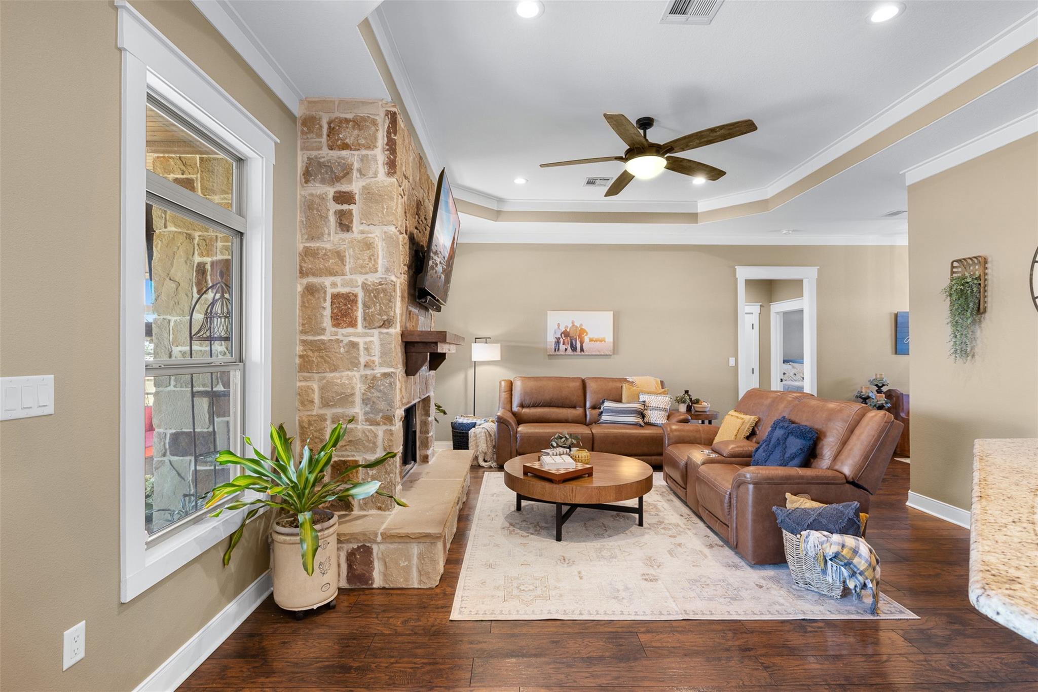 Image 13 of 40 For 2232 Fm 975  