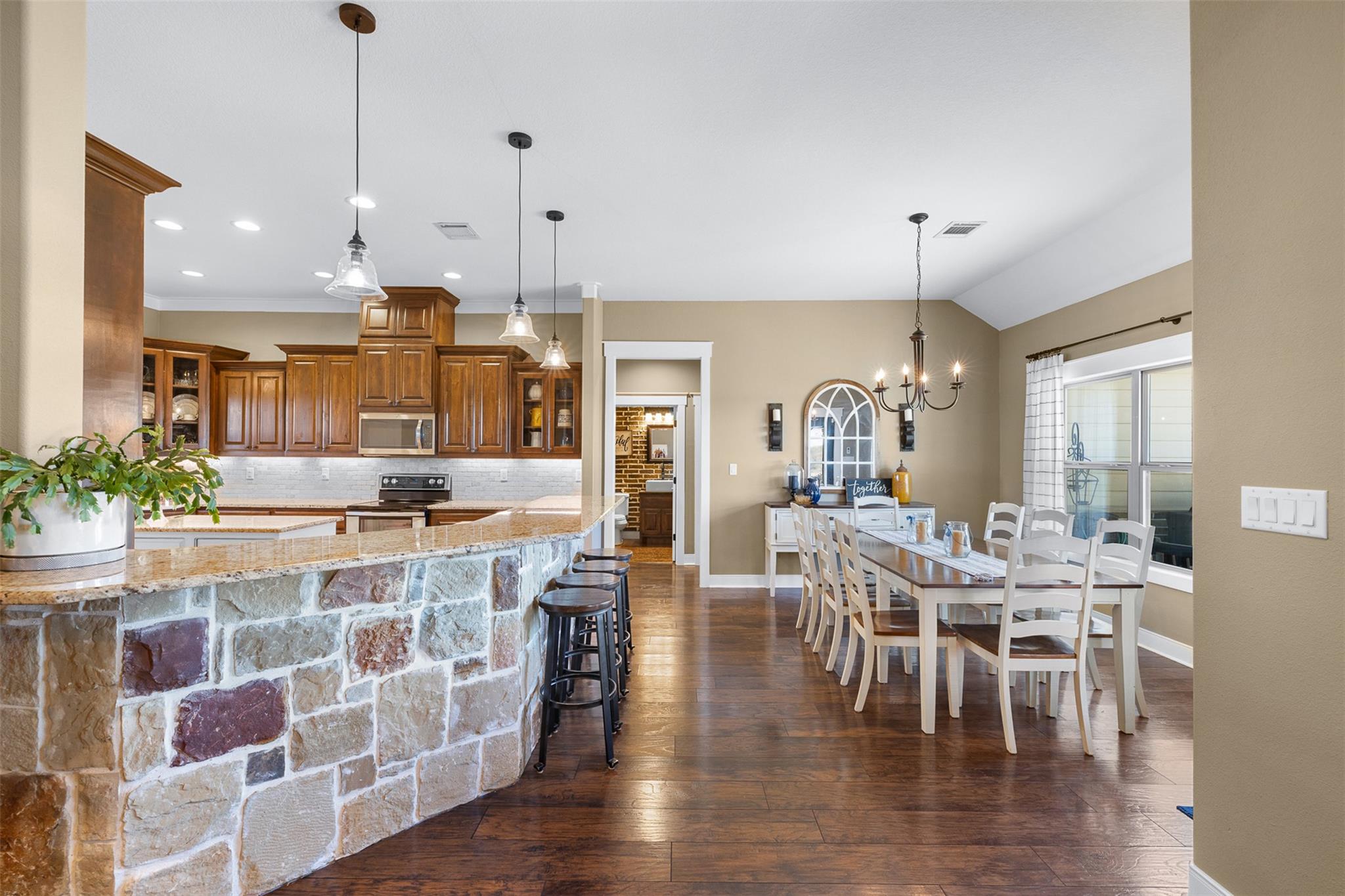 Image 14 of 40 For 2232 Fm 975  