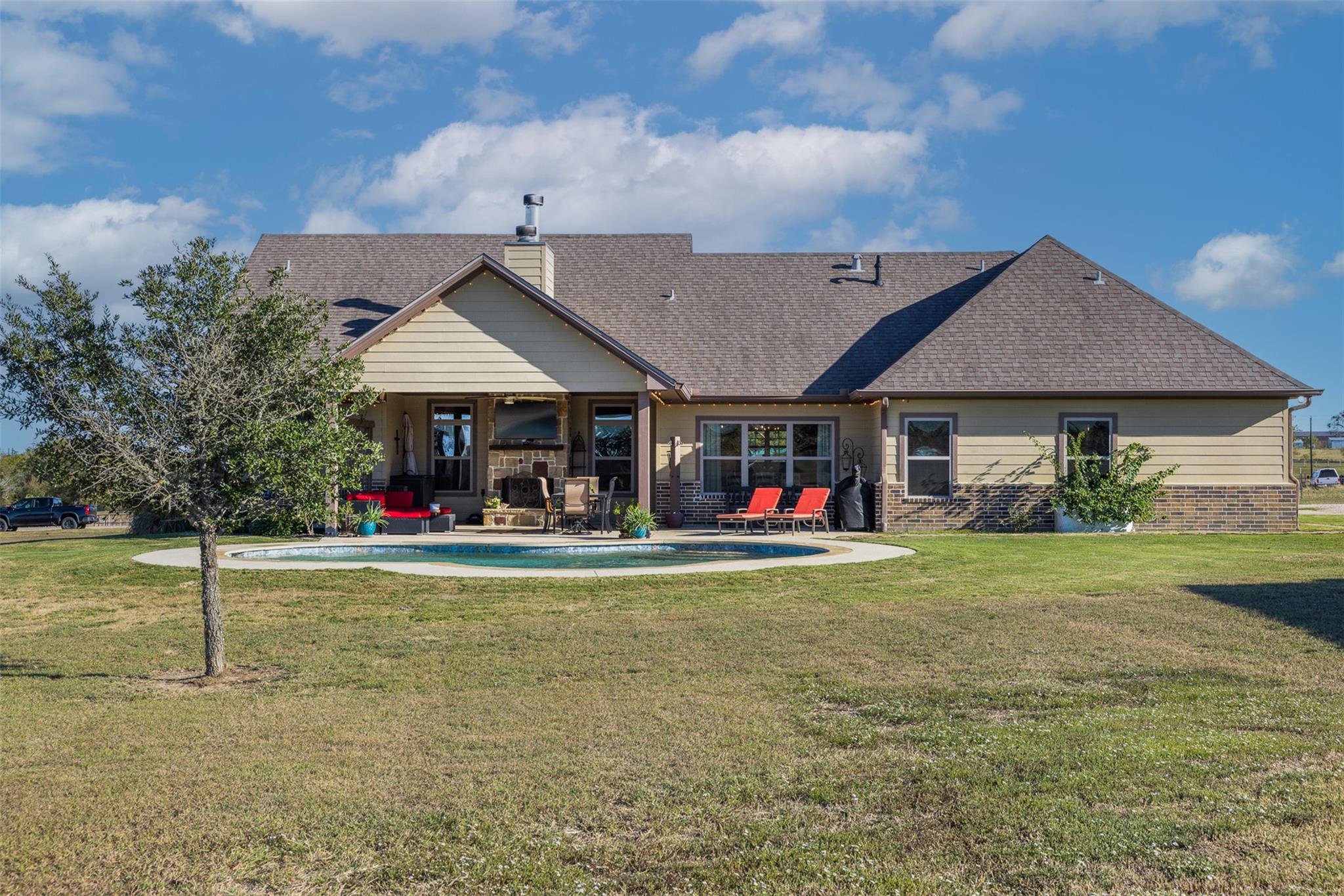 Image 2 of 40 For 2232 Fm 975  