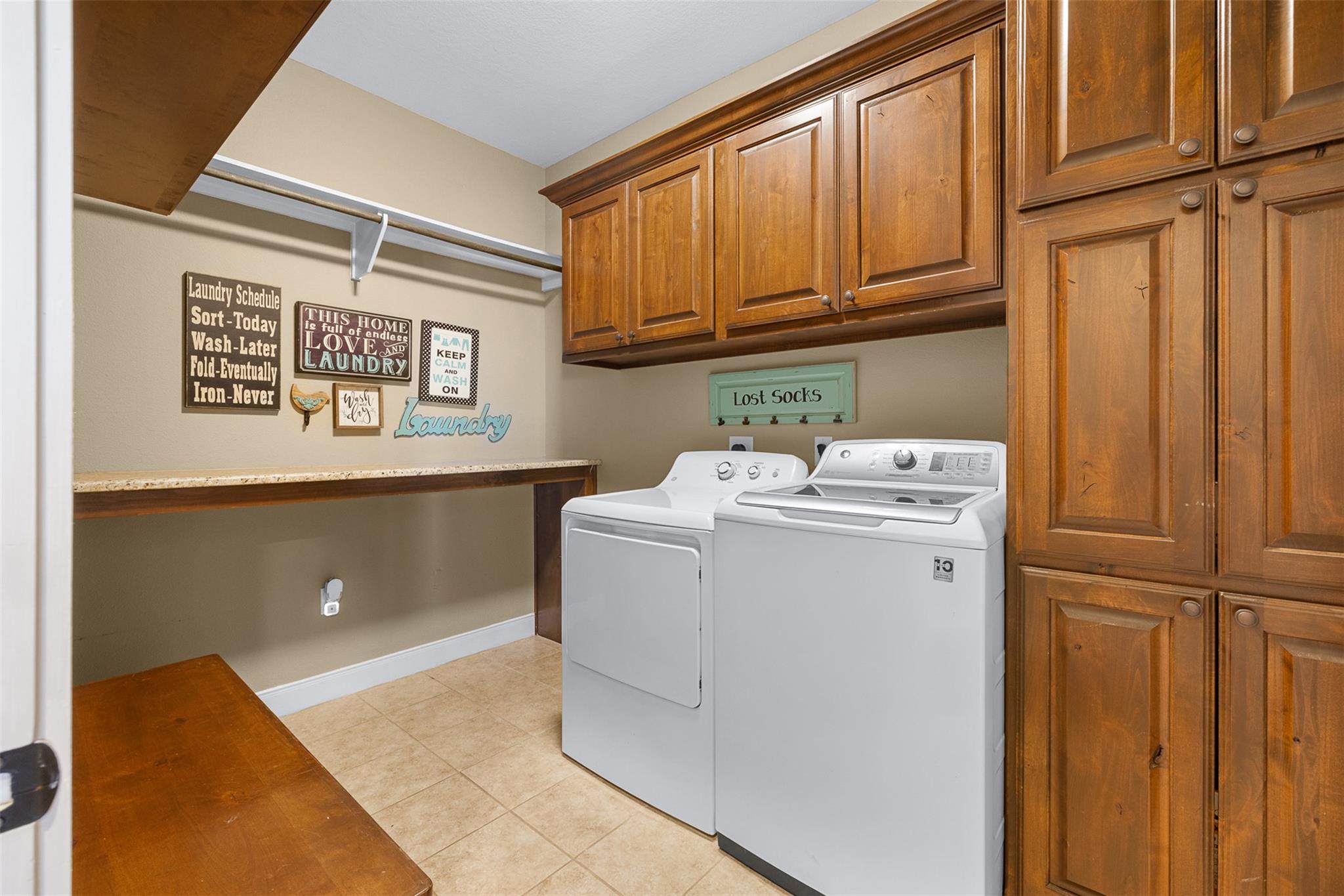 Image 22 of 40 For 2232 Fm 975  