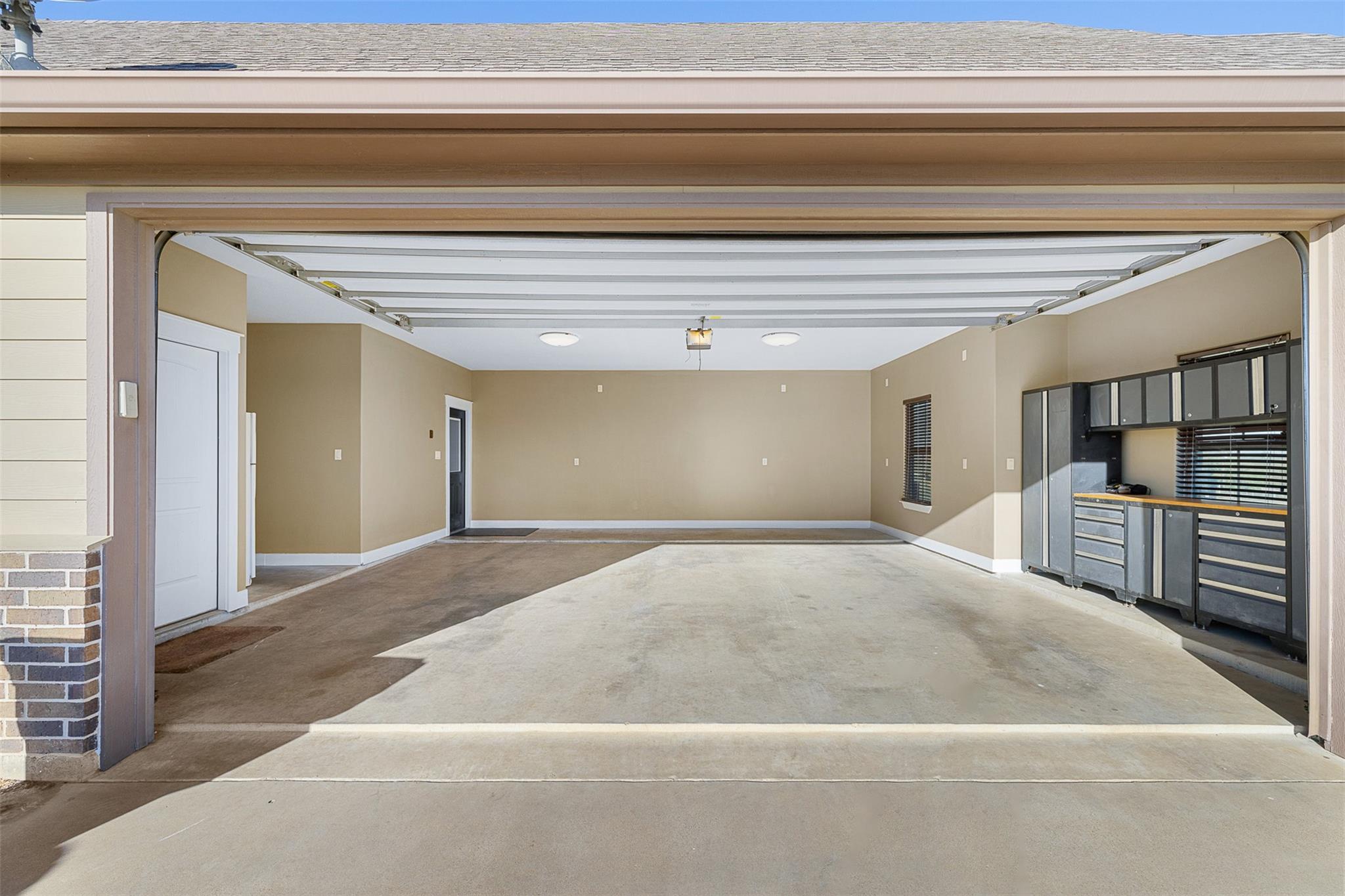 Image 24 of 40 For 2232 Fm 975  