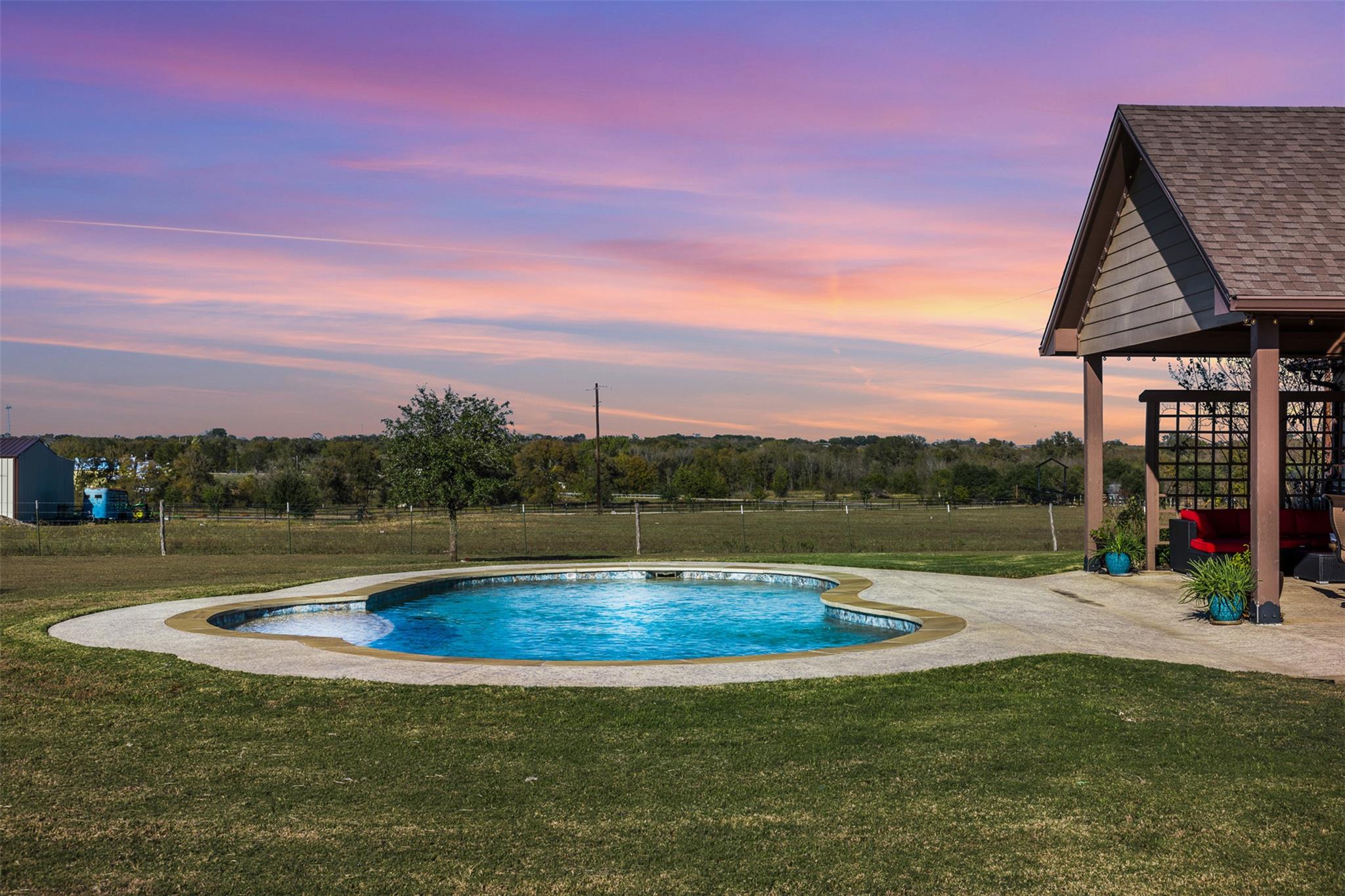 Image 30 of 40 For 2232 Fm 975  