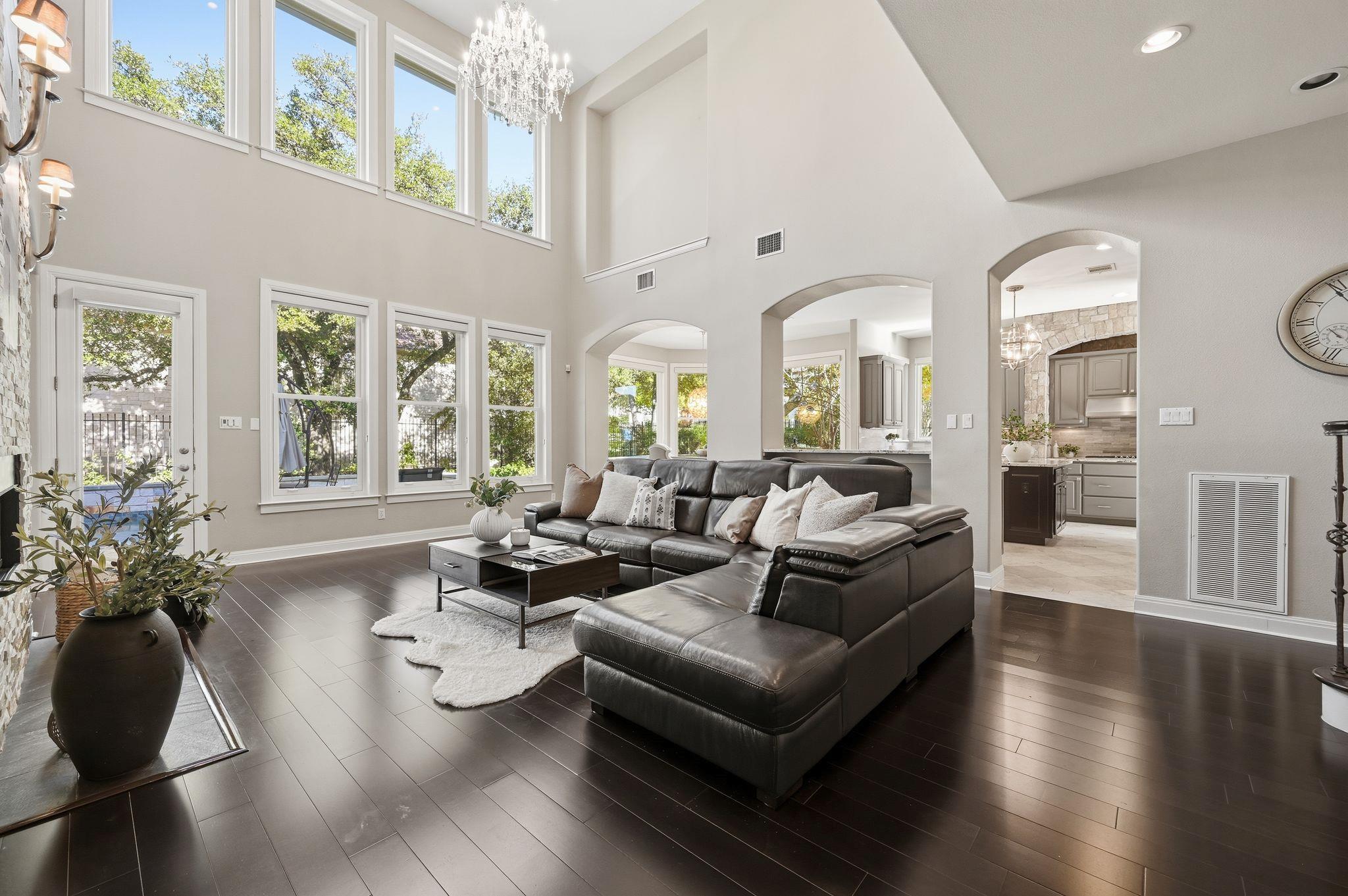 Image 10 of 40 For 9808 Tree Bend Cv