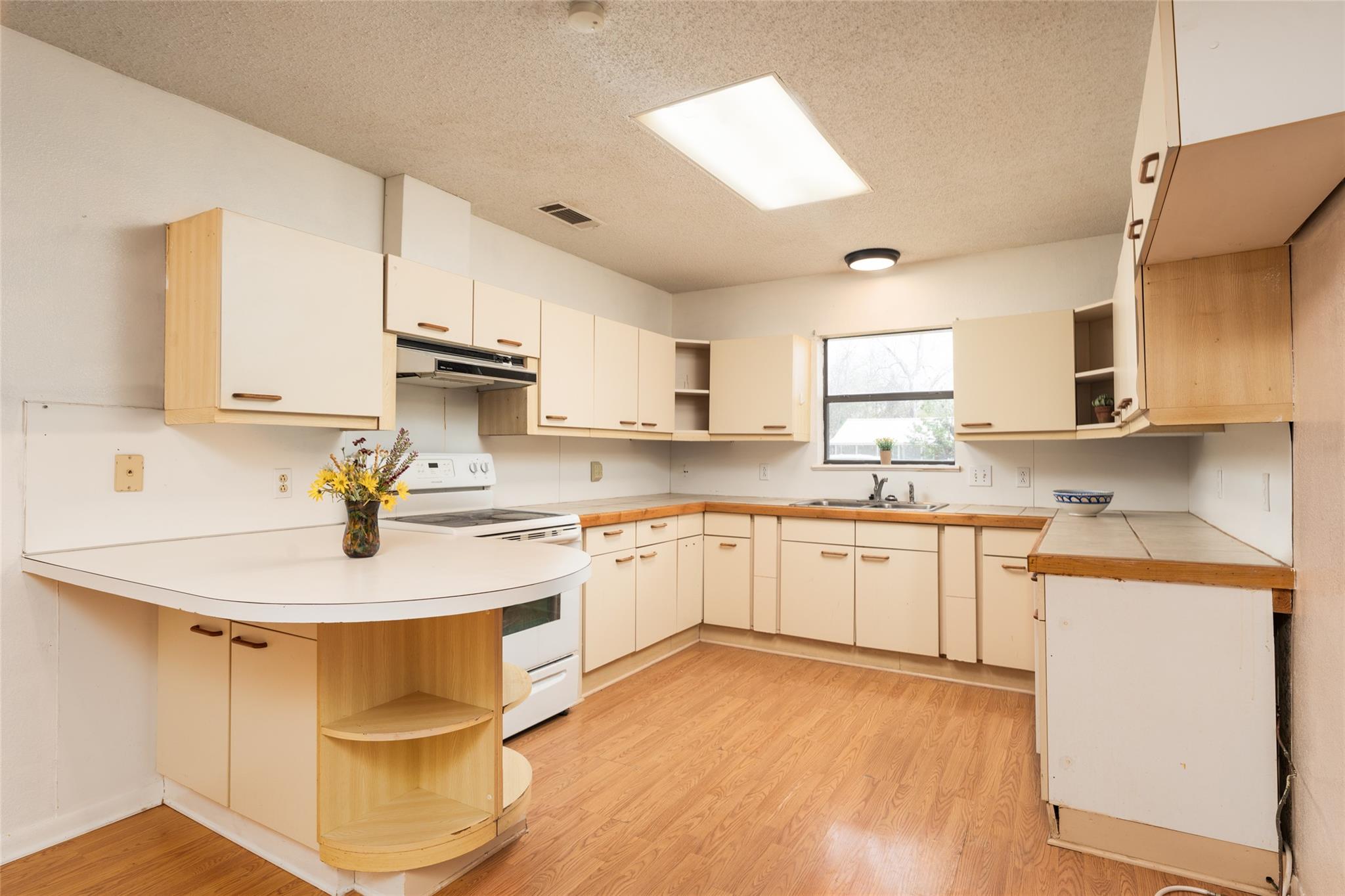 Image 15 of 30 For 600 Cypress St