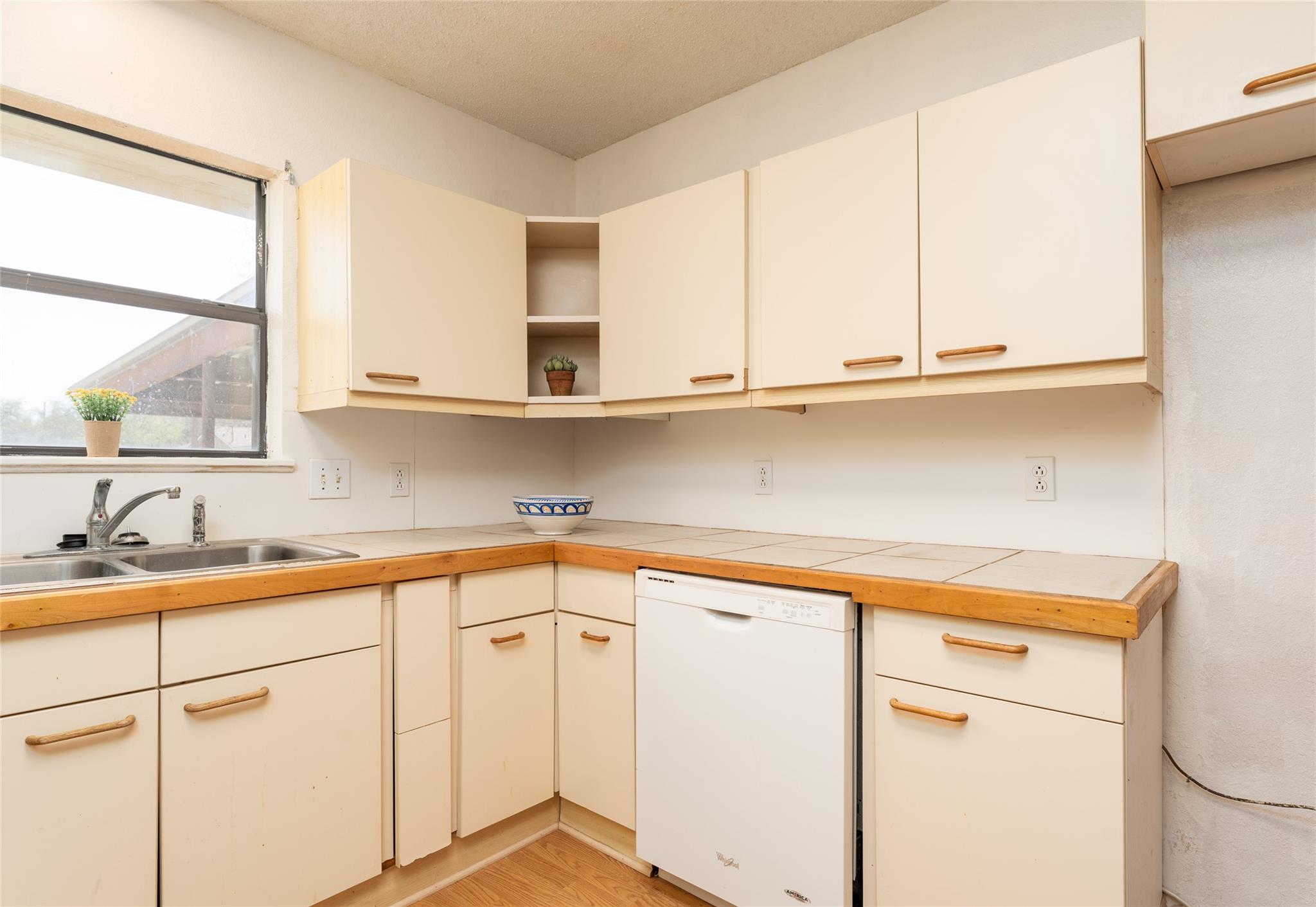 Image 17 of 30 For 600 Cypress St