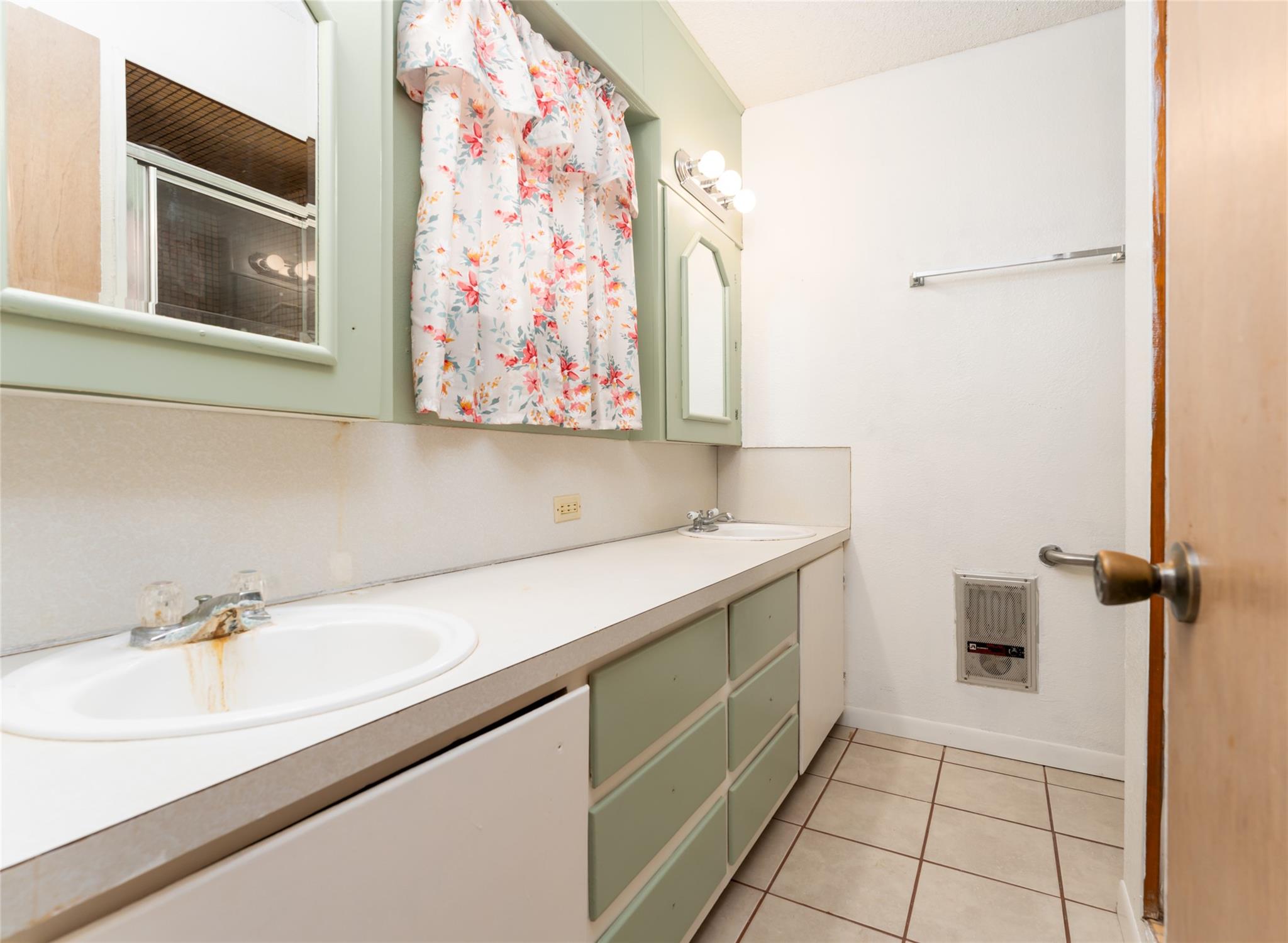 Image 22 of 30 For 600 Cypress St