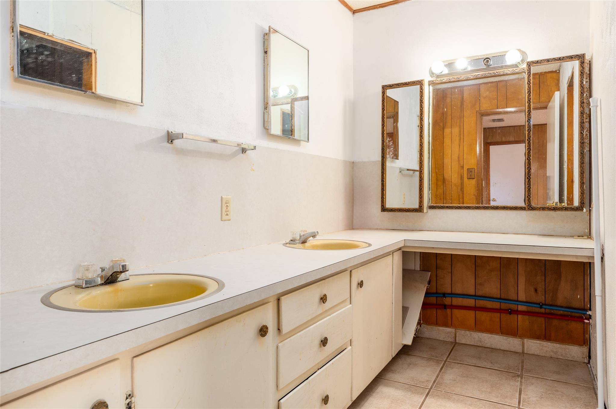 Image 28 of 30 For 600 Cypress St