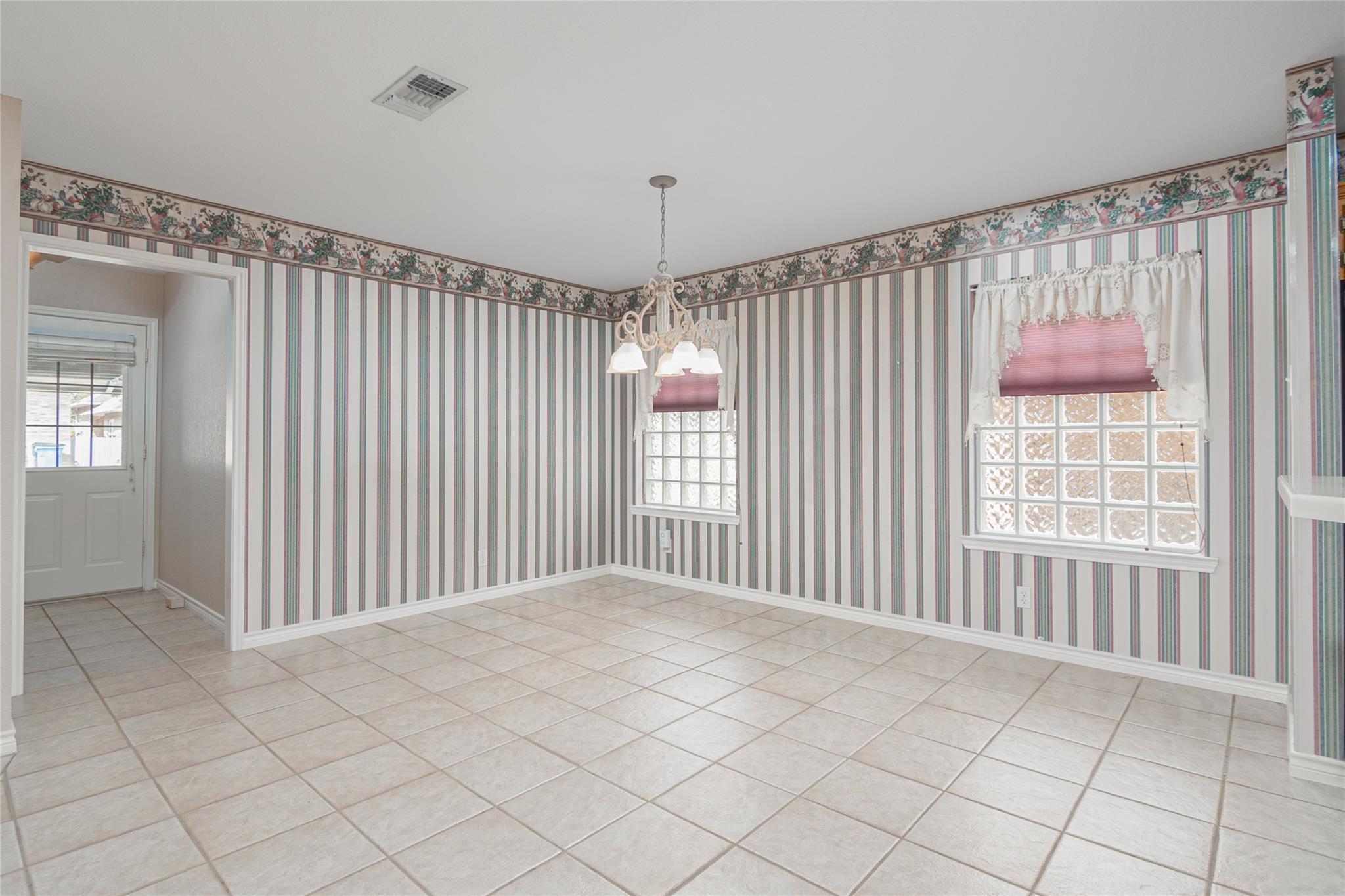 Image 21 of 40 For 668 Sagewood Pkwy