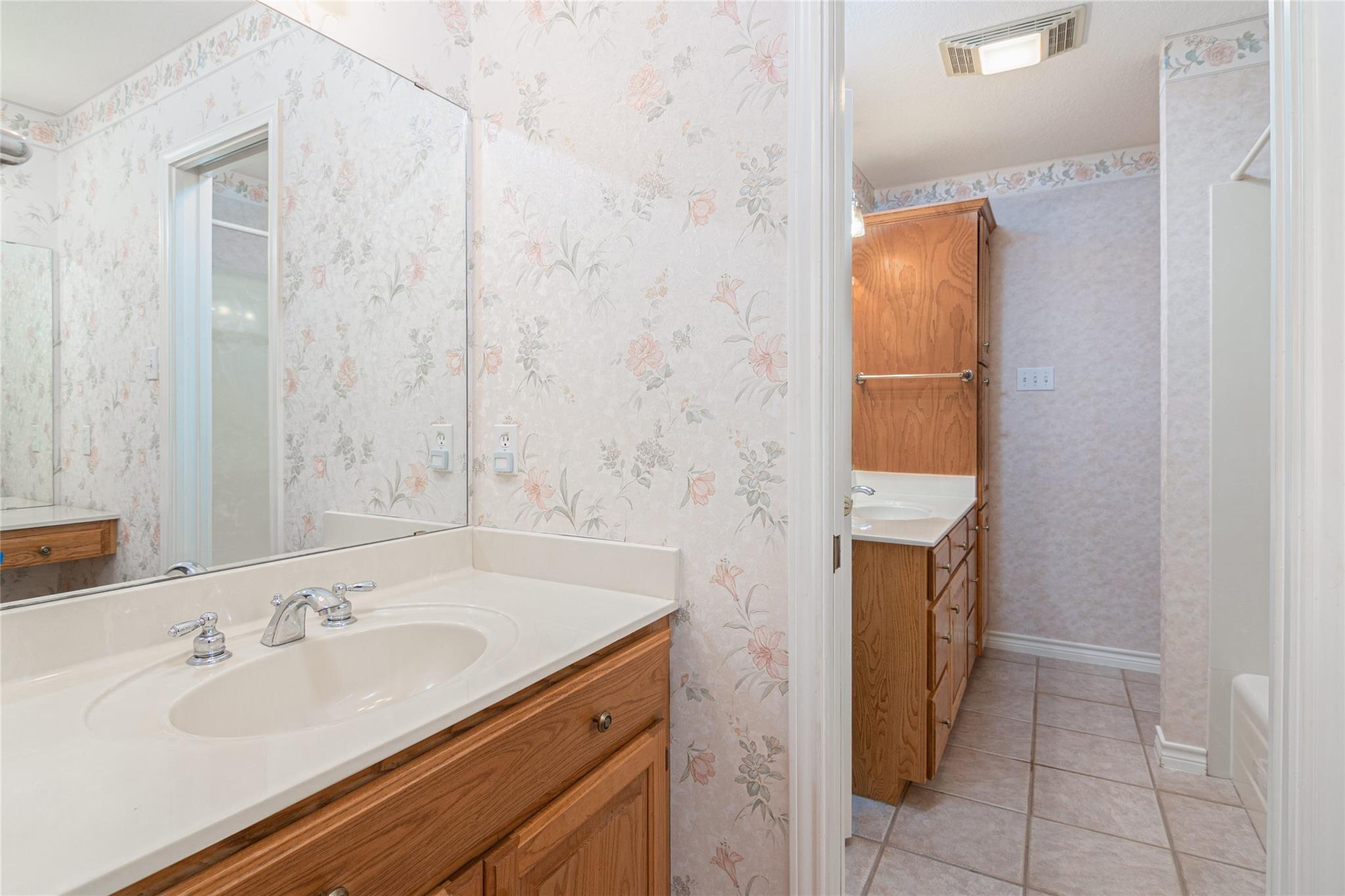 Image 34 of 40 For 668 Sagewood Pkwy