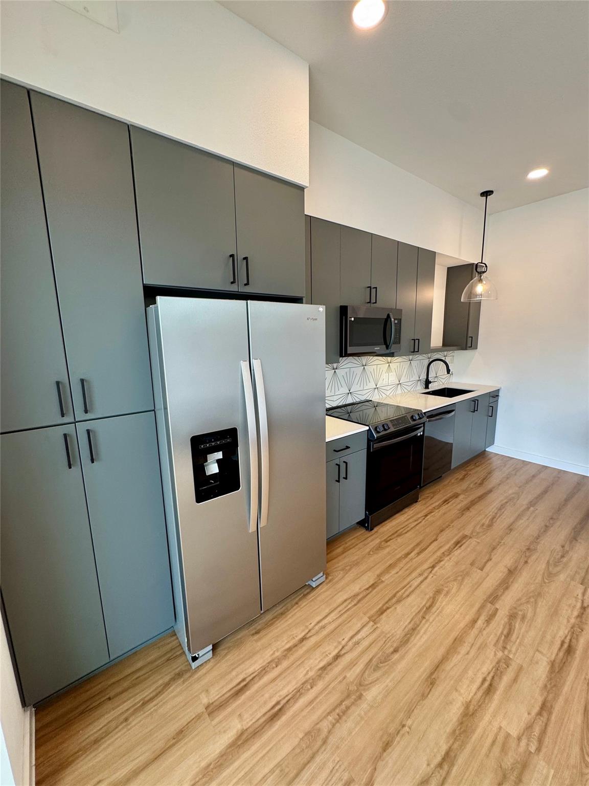 Image 6 of 20 For 2165 Gabriels Pl 1111