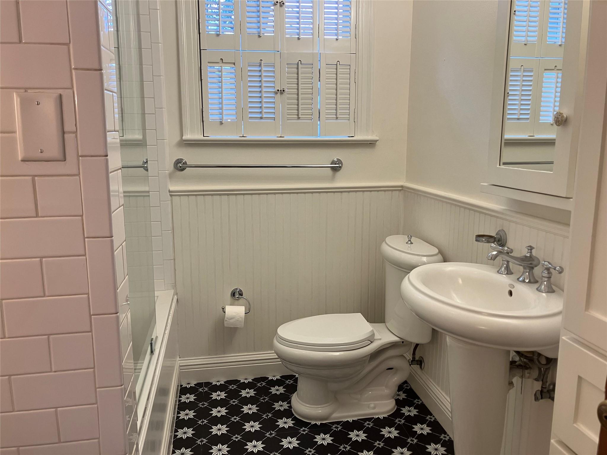 Image 11 of 40 For 1916 39th St