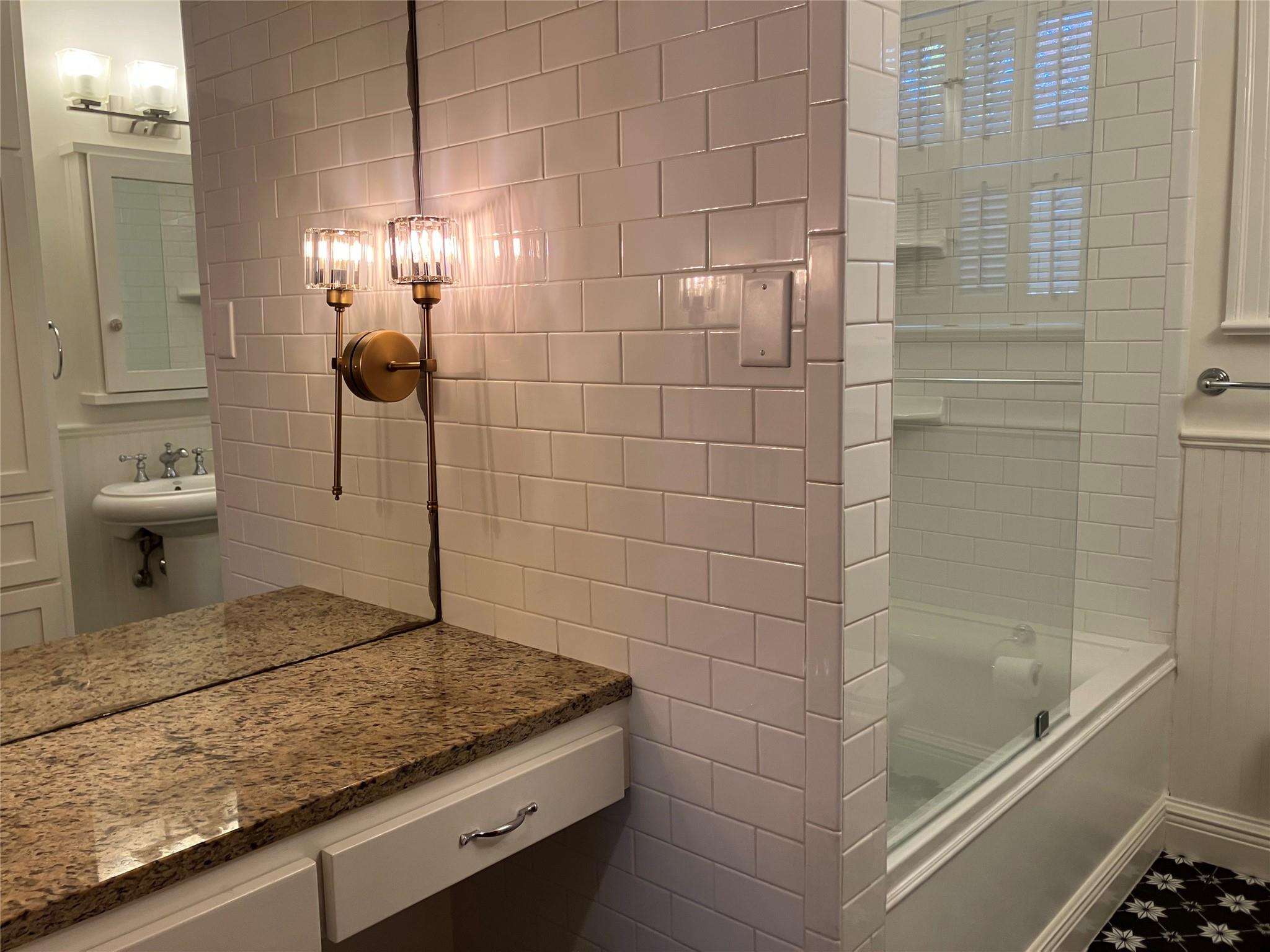 Image 12 of 40 For 1916 39th St