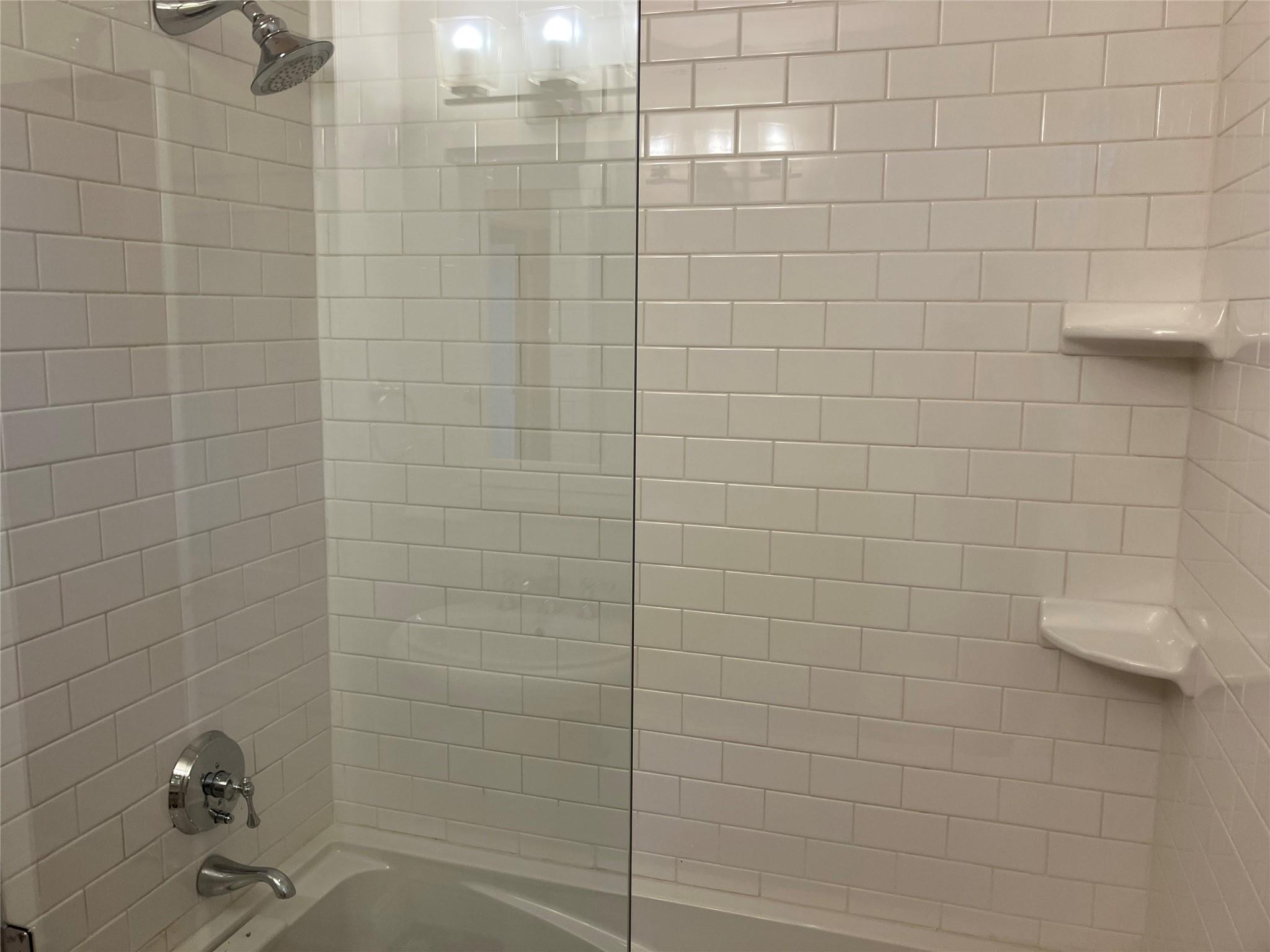 Image 13 of 40 For 1916 39th St