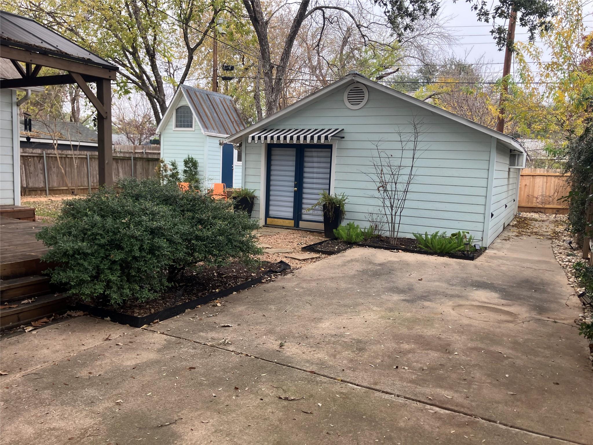 Image 23 of 40 For 1916 39th St