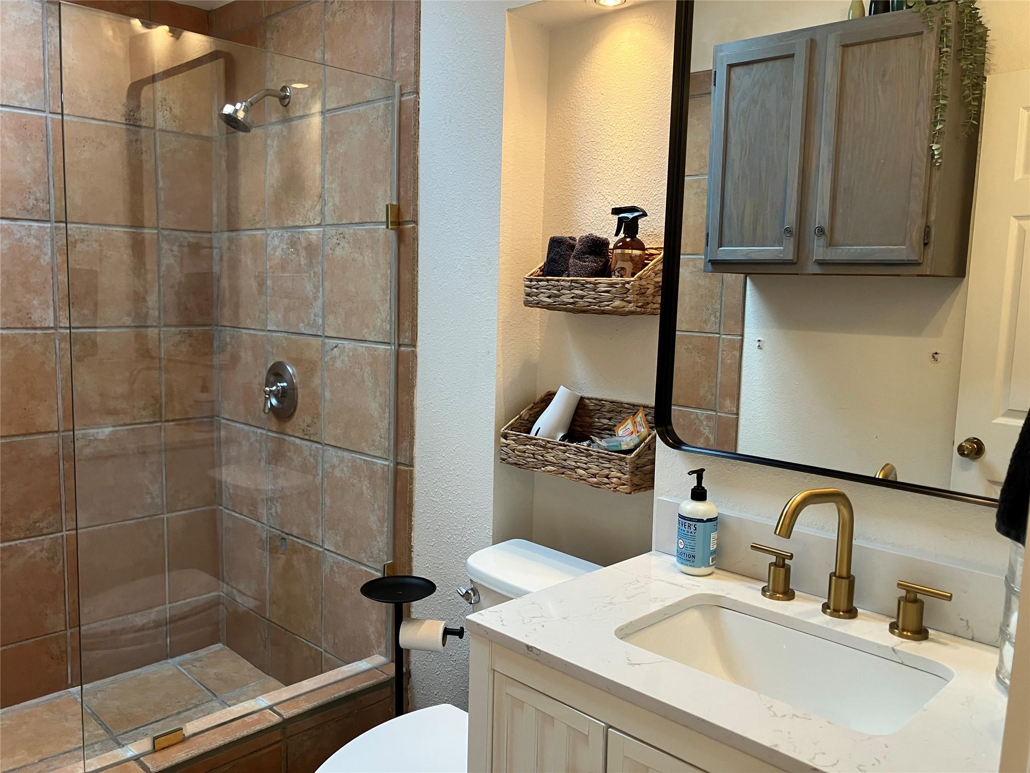 Image 29 of 40 For 1916 39th St