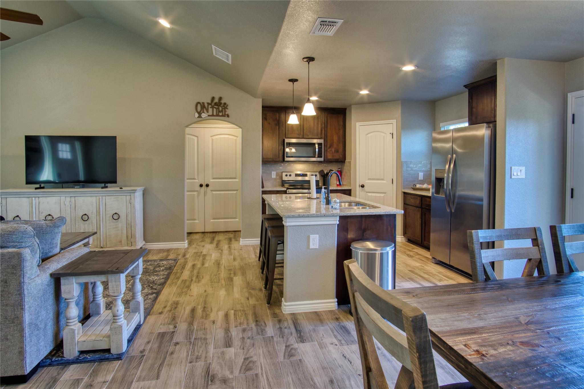 Image 6 of 34 For 1139 Cedar Bend Dr