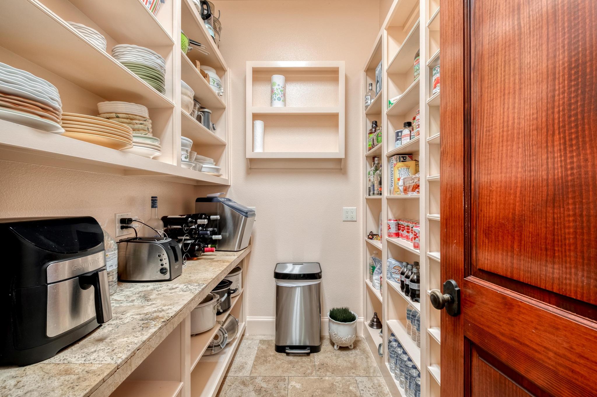 Image 10 of 40 For 200 Red Bird Ln