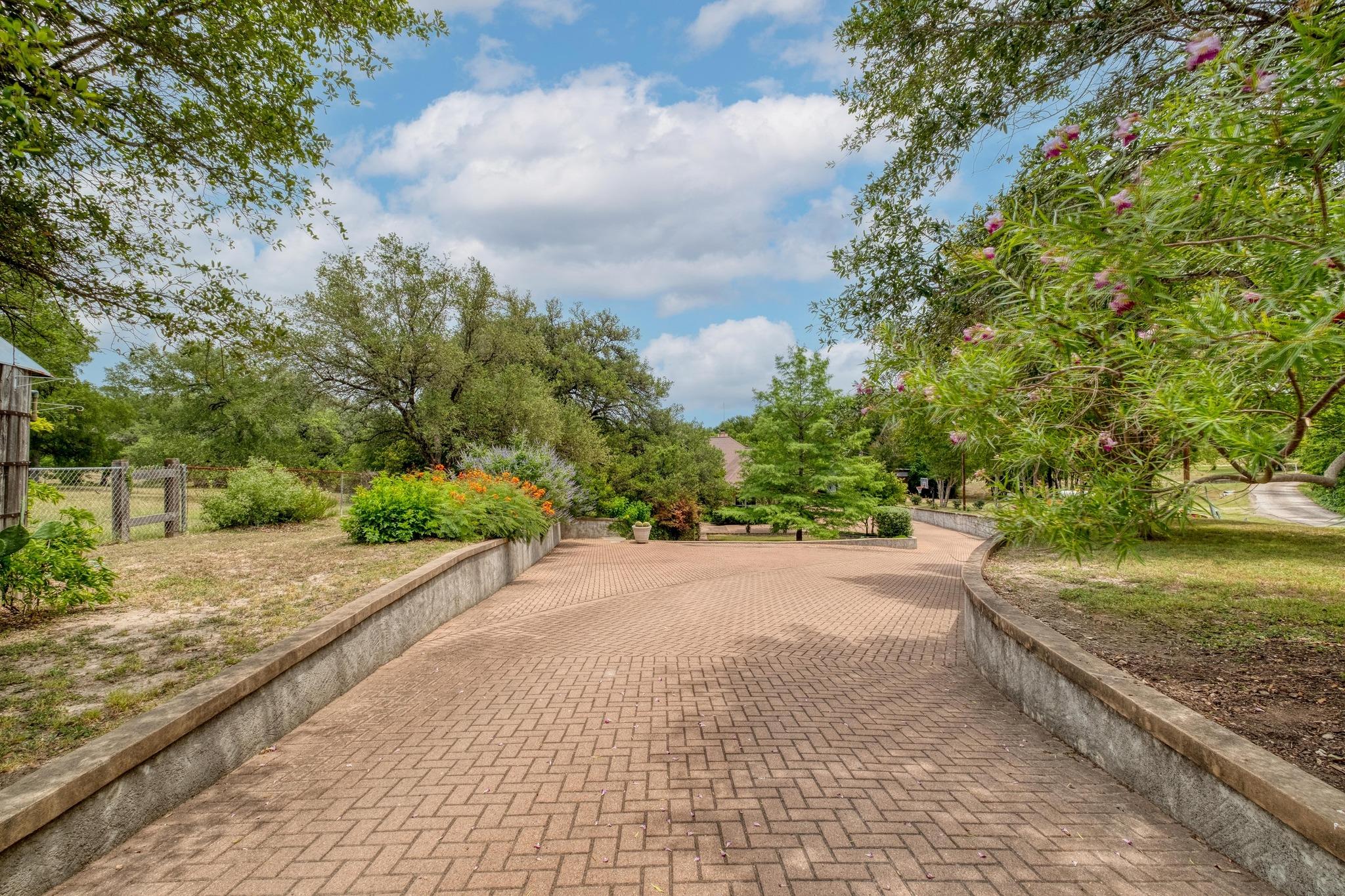 Image 2 of 40 For 200 Red Bird Ln