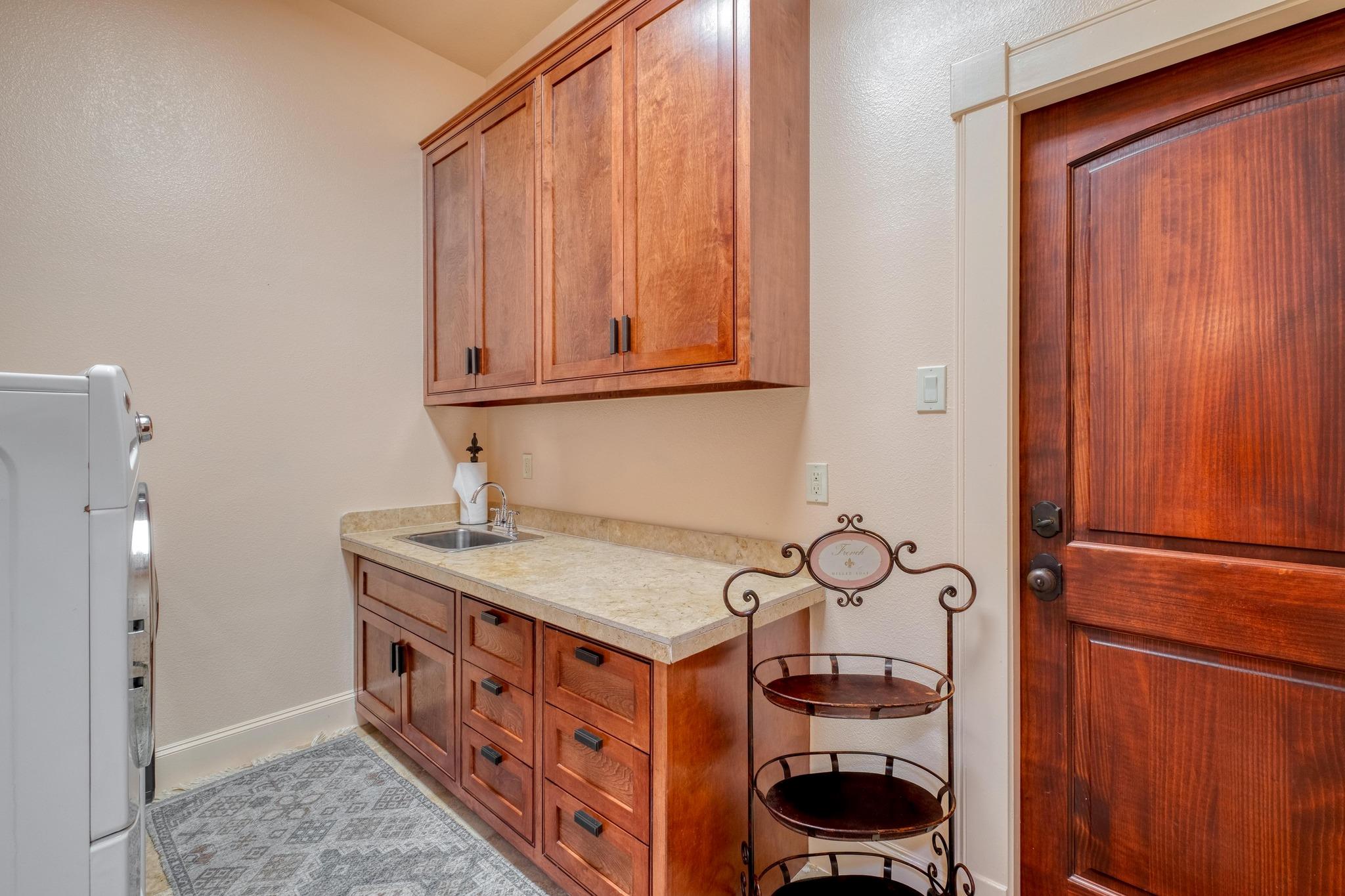 Image 20 of 40 For 200 Red Bird Ln